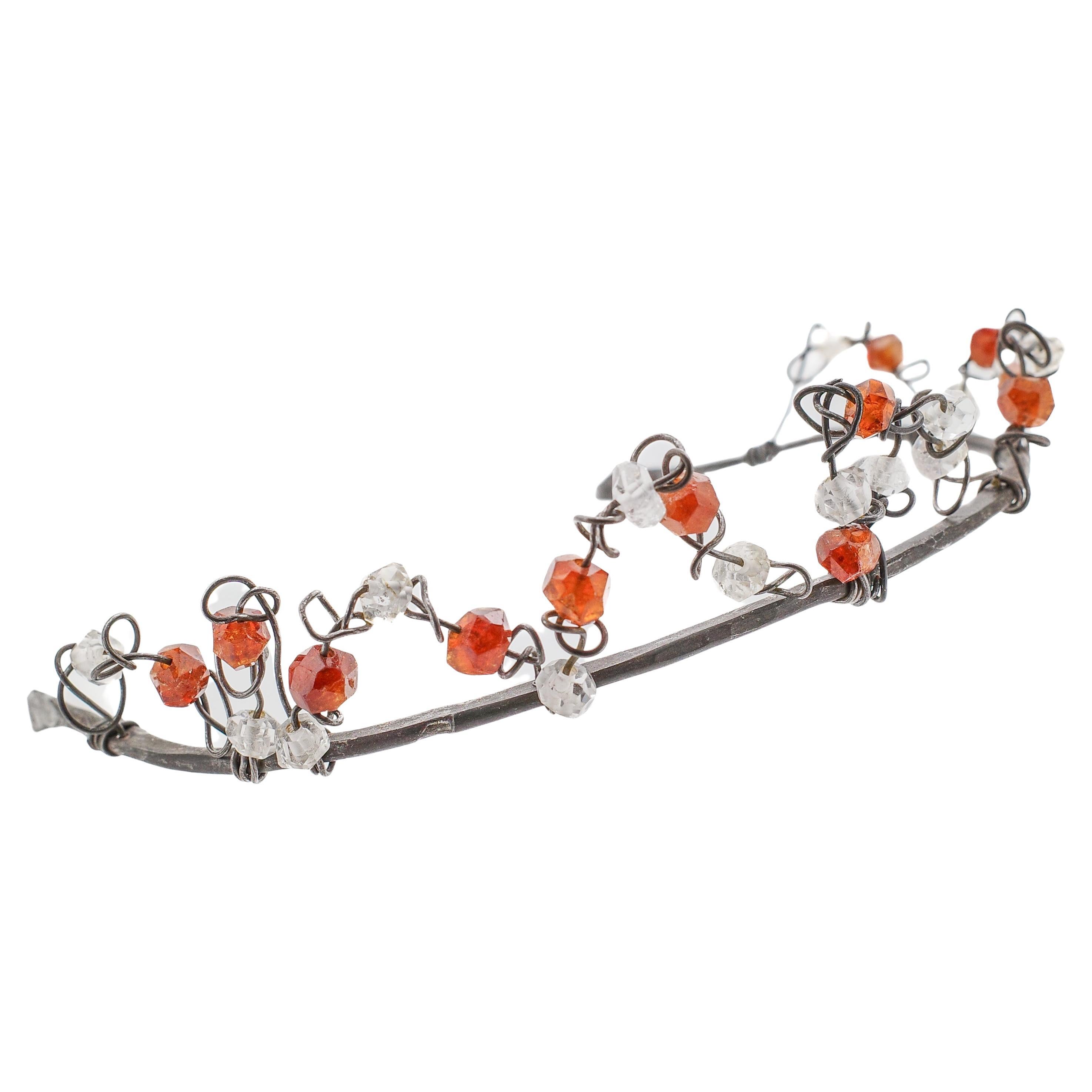 Tiara fatta a mano in acciaio e granato di assonite, cristalli di quarzo naturale, USA in vendita