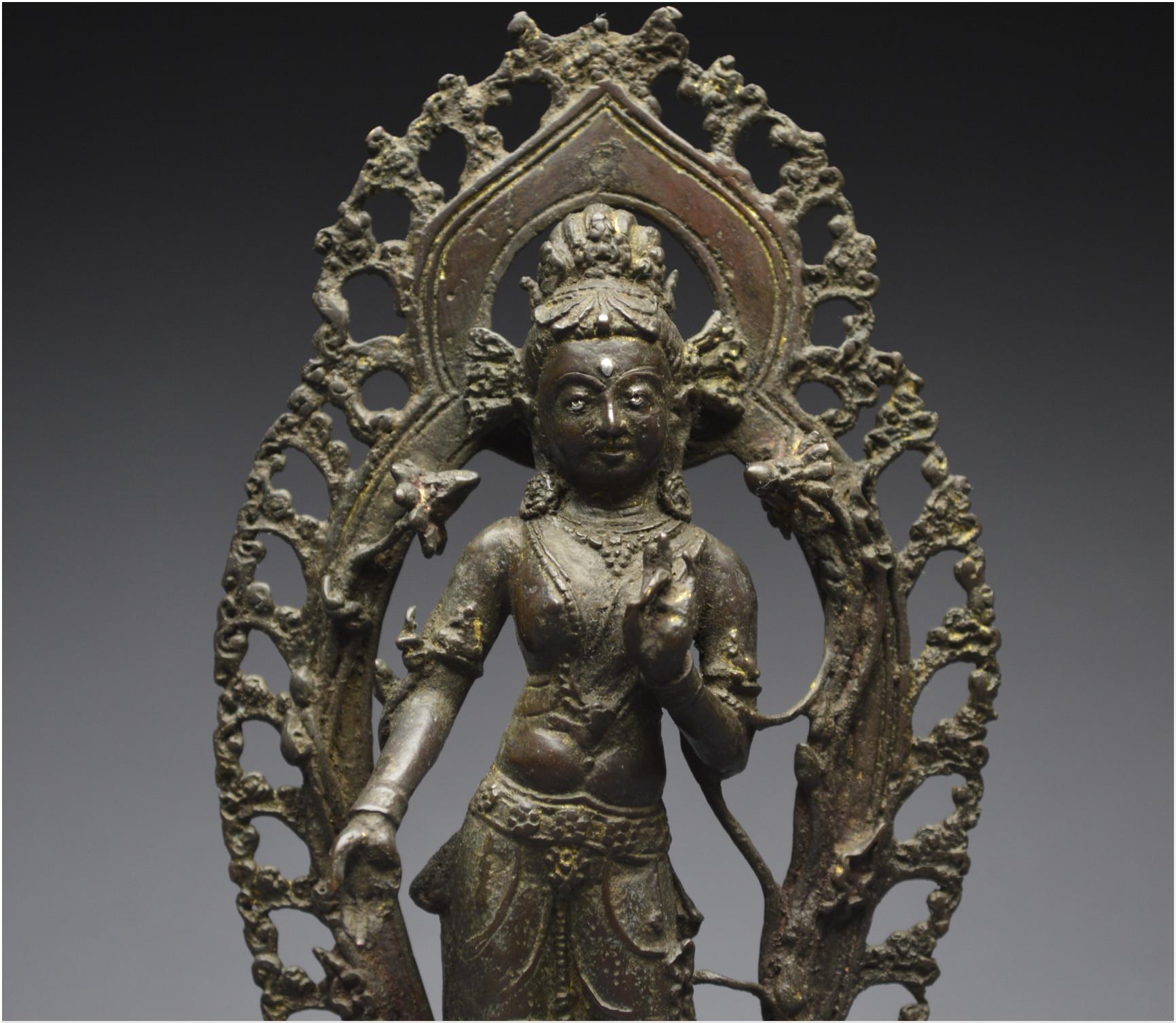 Tibet, 16th Century, Representation of the white Tara, Bronze and silver inlays 3