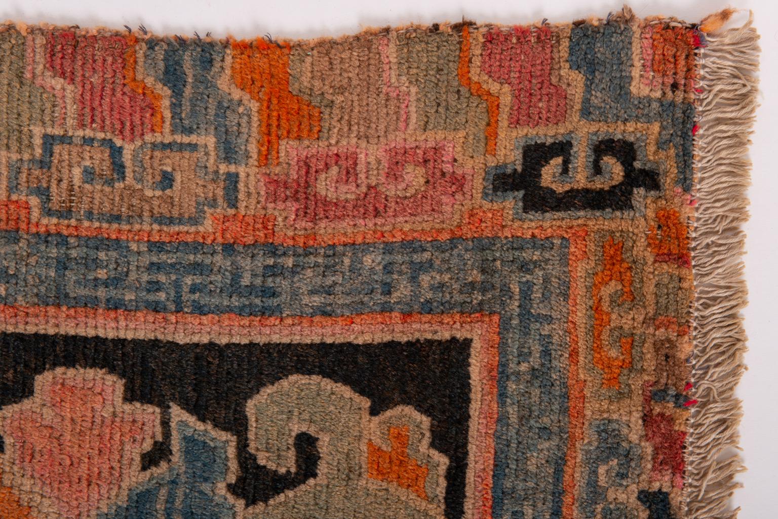 Tibetischer antiker Teppich aus einer Privatsammlung im Angebot 1
