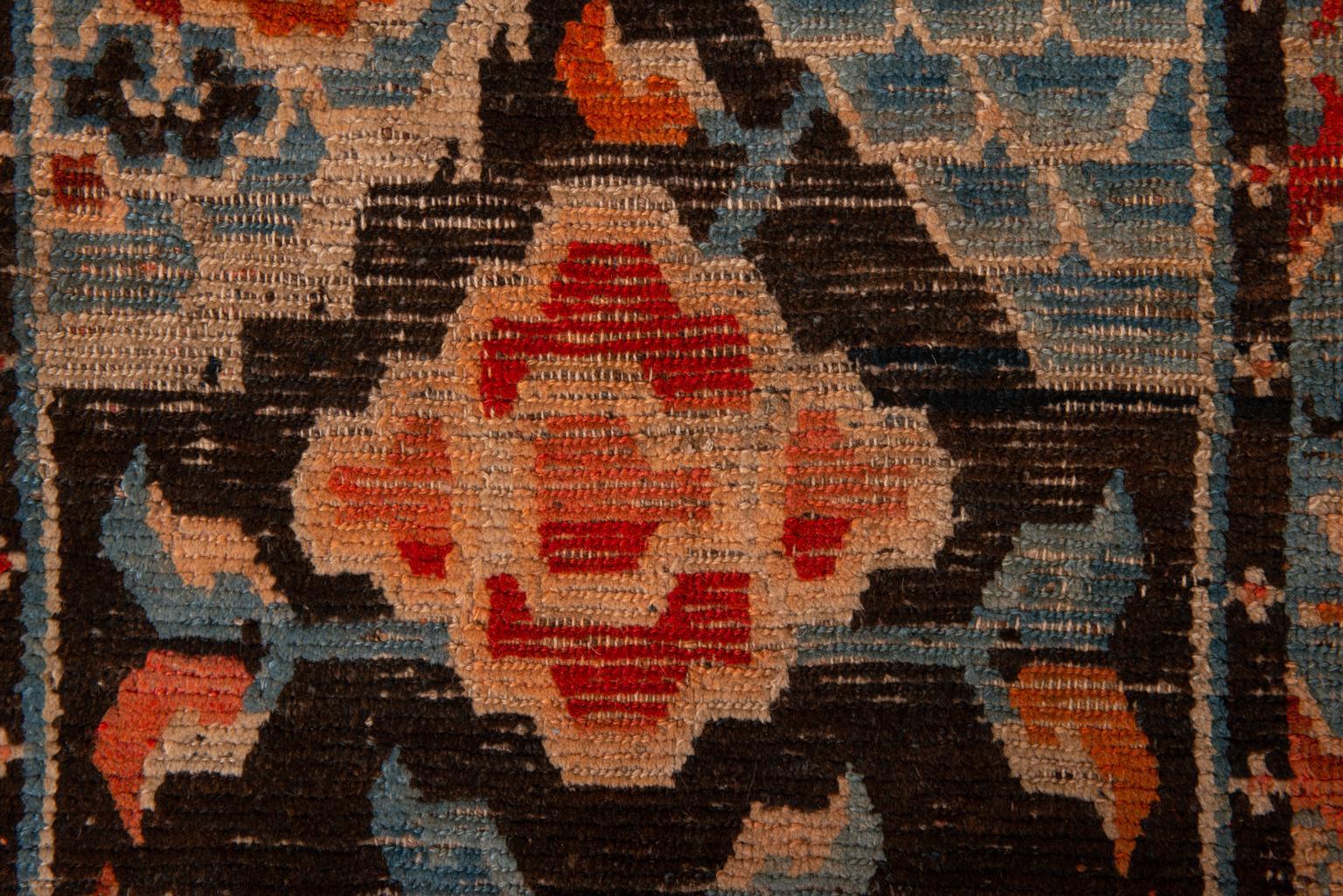 Tibetischer antiker Teppich mit Blumen aus einer Privatsammlung im Angebot 5