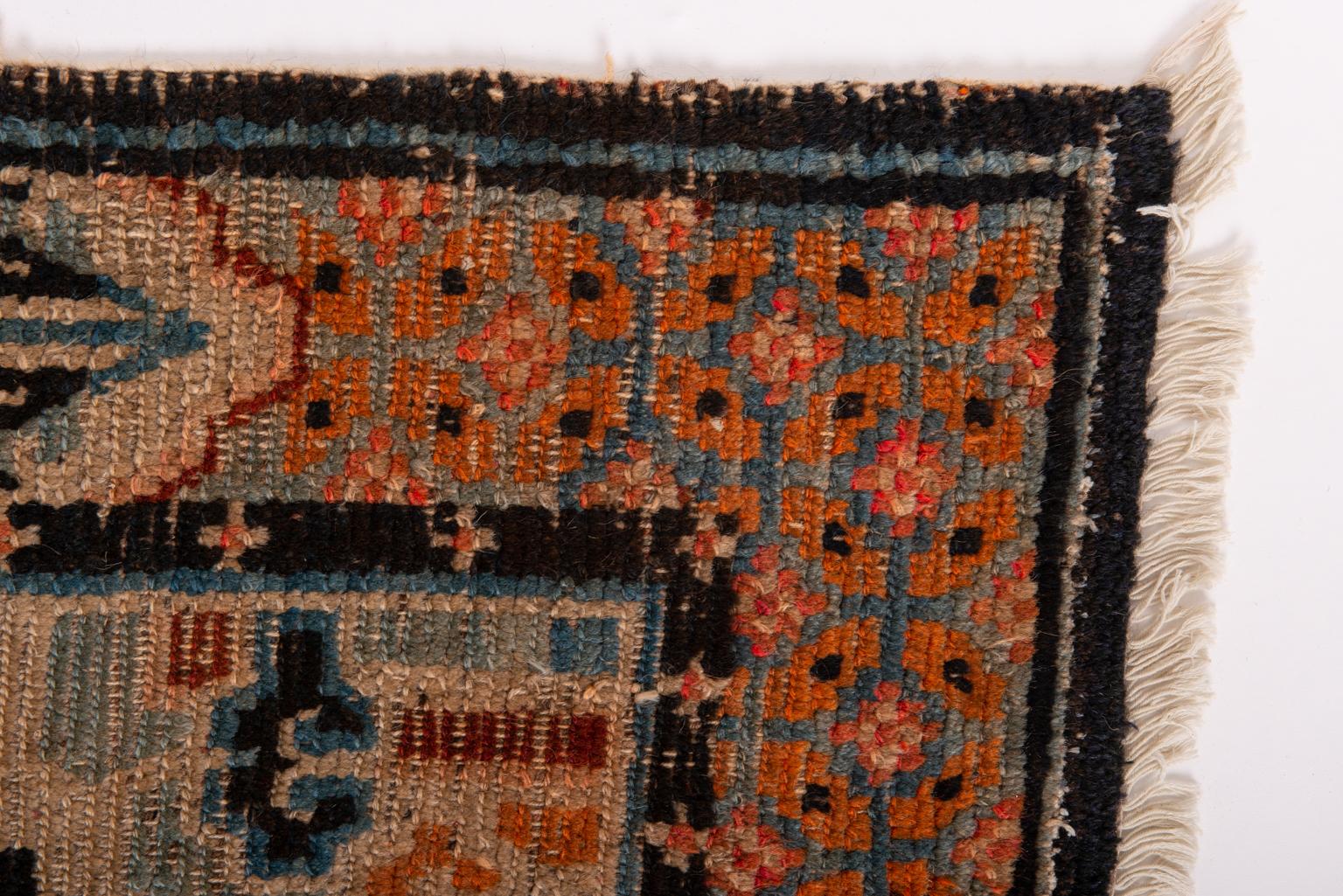 Tibetan Antique Carpet with Flowers from Private Collection In Good Condition For Sale In Alessandria, Piemonte