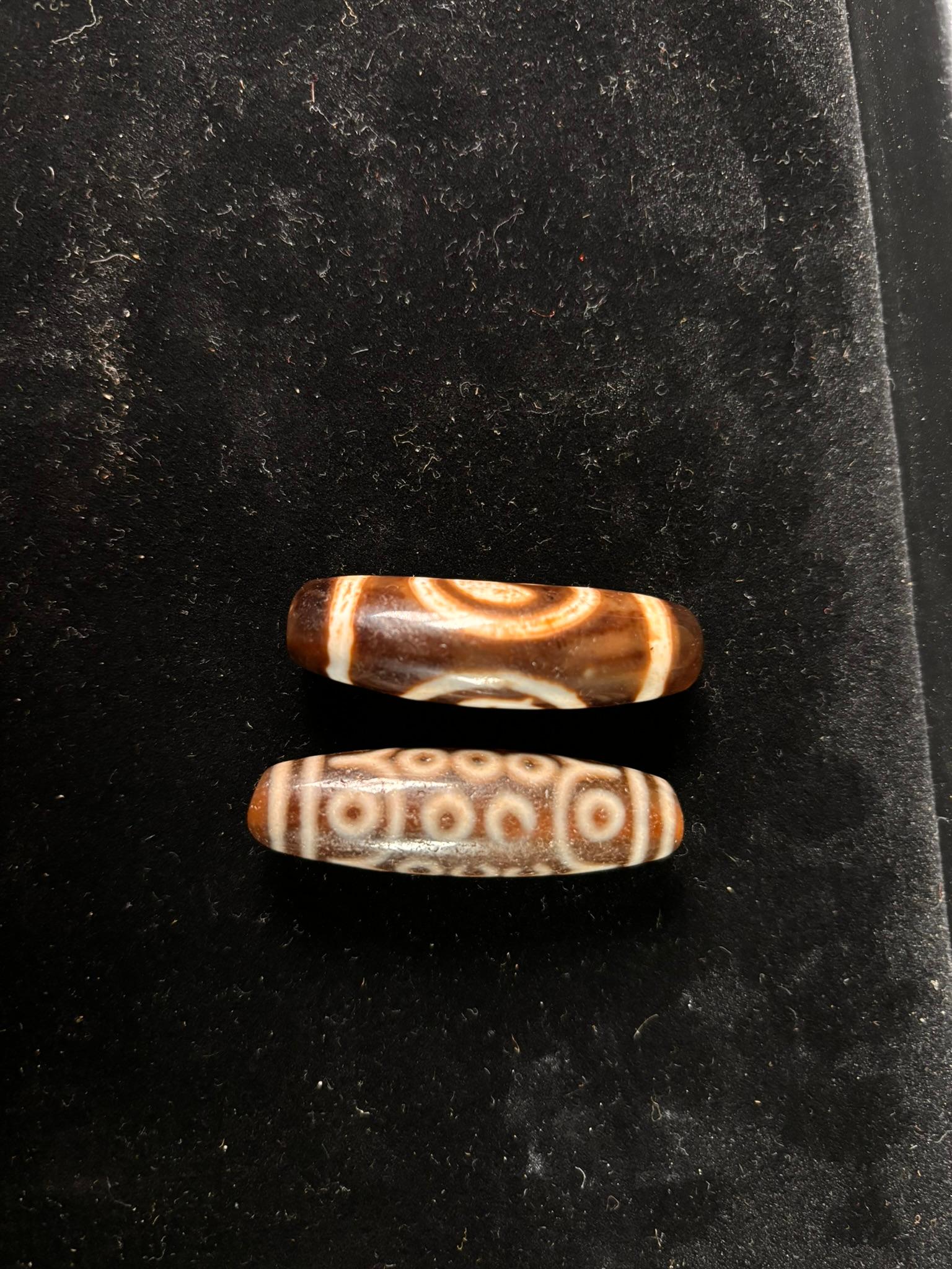 Qing Tibet Old Pair Amulet Pendants Single Ying Yang And Twenty One Eye Dzi Beads