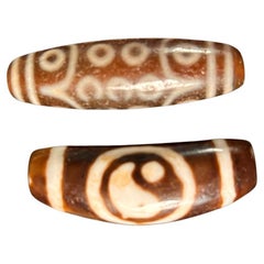 Tibet Old Pair Amulet Pendants Single Ying Yang And Twenty One Eye Dzi Beads