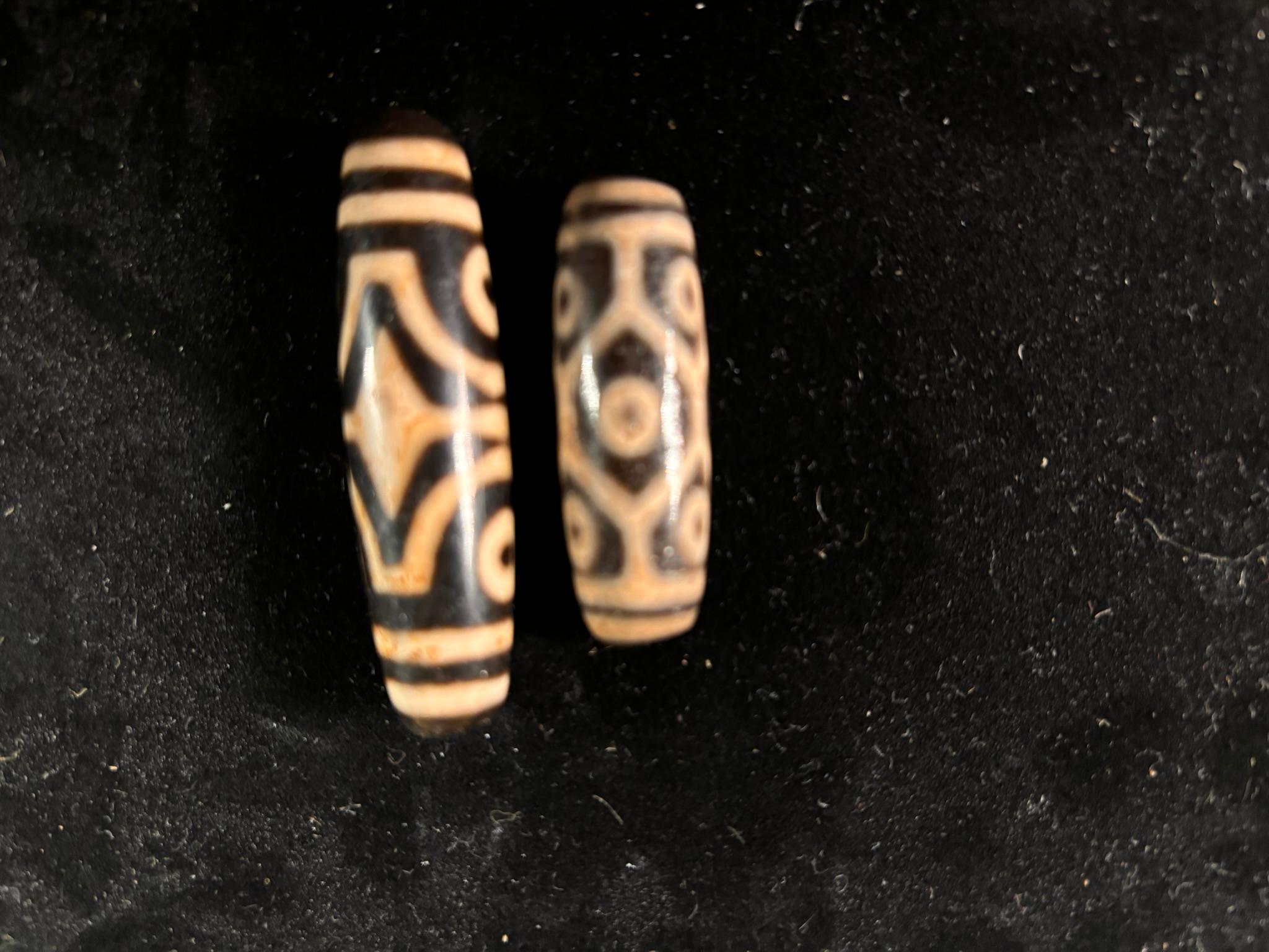 Qing Tibet Vintage Pair Amulet Pendants Nine And Four Eye Dzi Beads For Sale