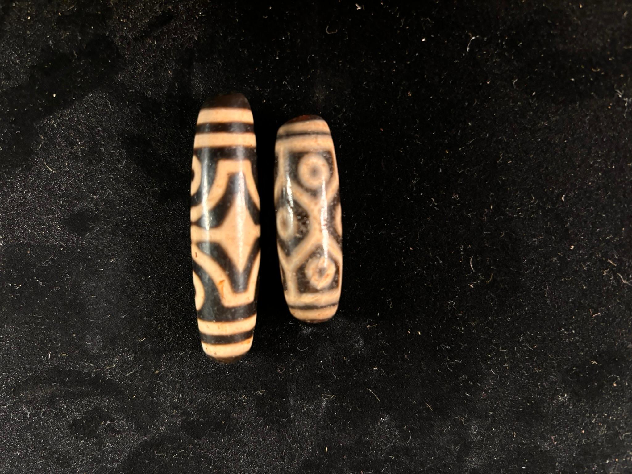 Hand-Crafted Tibet Vintage Pair Amulet Pendants Nine And Four Eye Dzi Beads For Sale