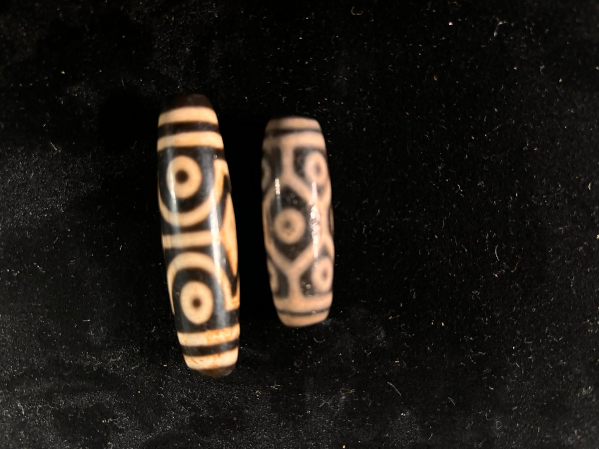Tibet Vintage Pair Amulet Pendants Nine And Four Eye Dzi Beads In Good Condition For Sale In South Burlington, VT
