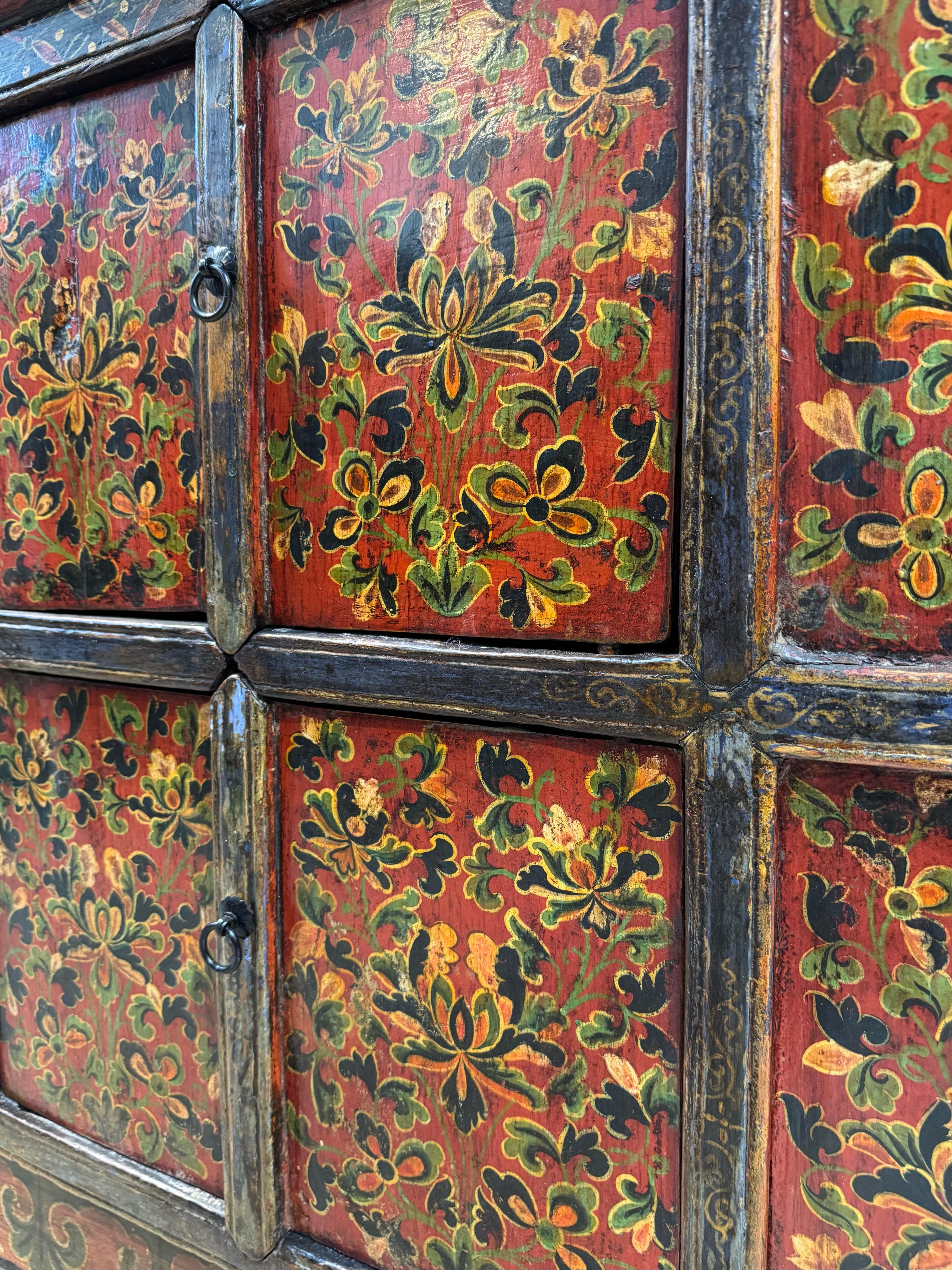 Tibetan 19th Century Cabinet with Hand-painted Floral Design on Red Background For Sale 2