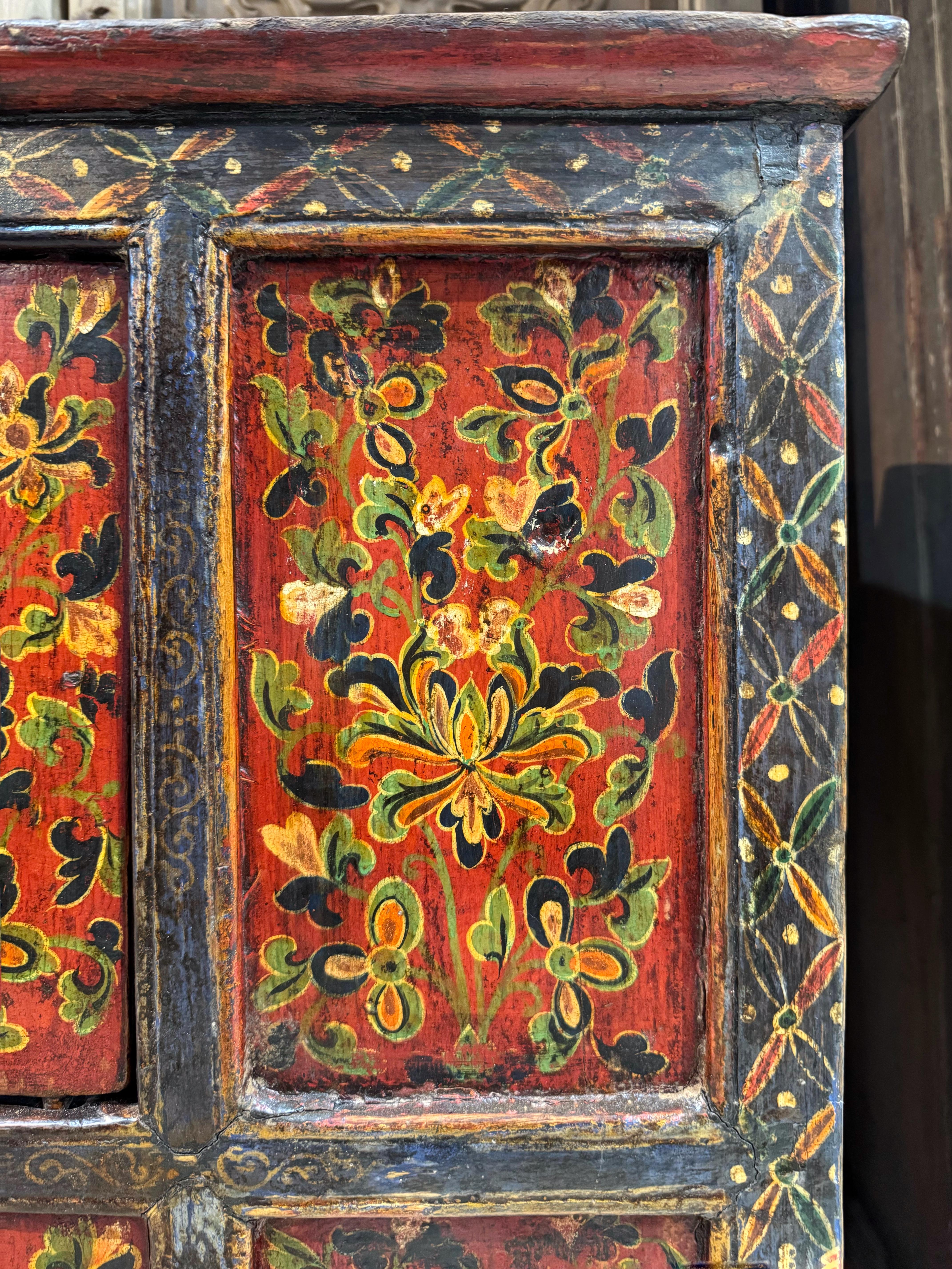 Tibetan 19th Century Cabinet with Hand-painted Floral Design on Red Background For Sale 3