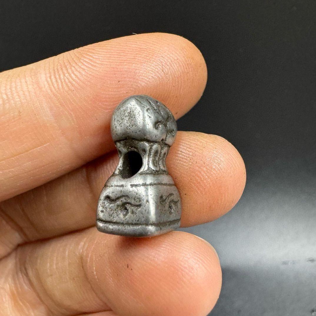 Sello de hierro antiguo tibetano en venta 1