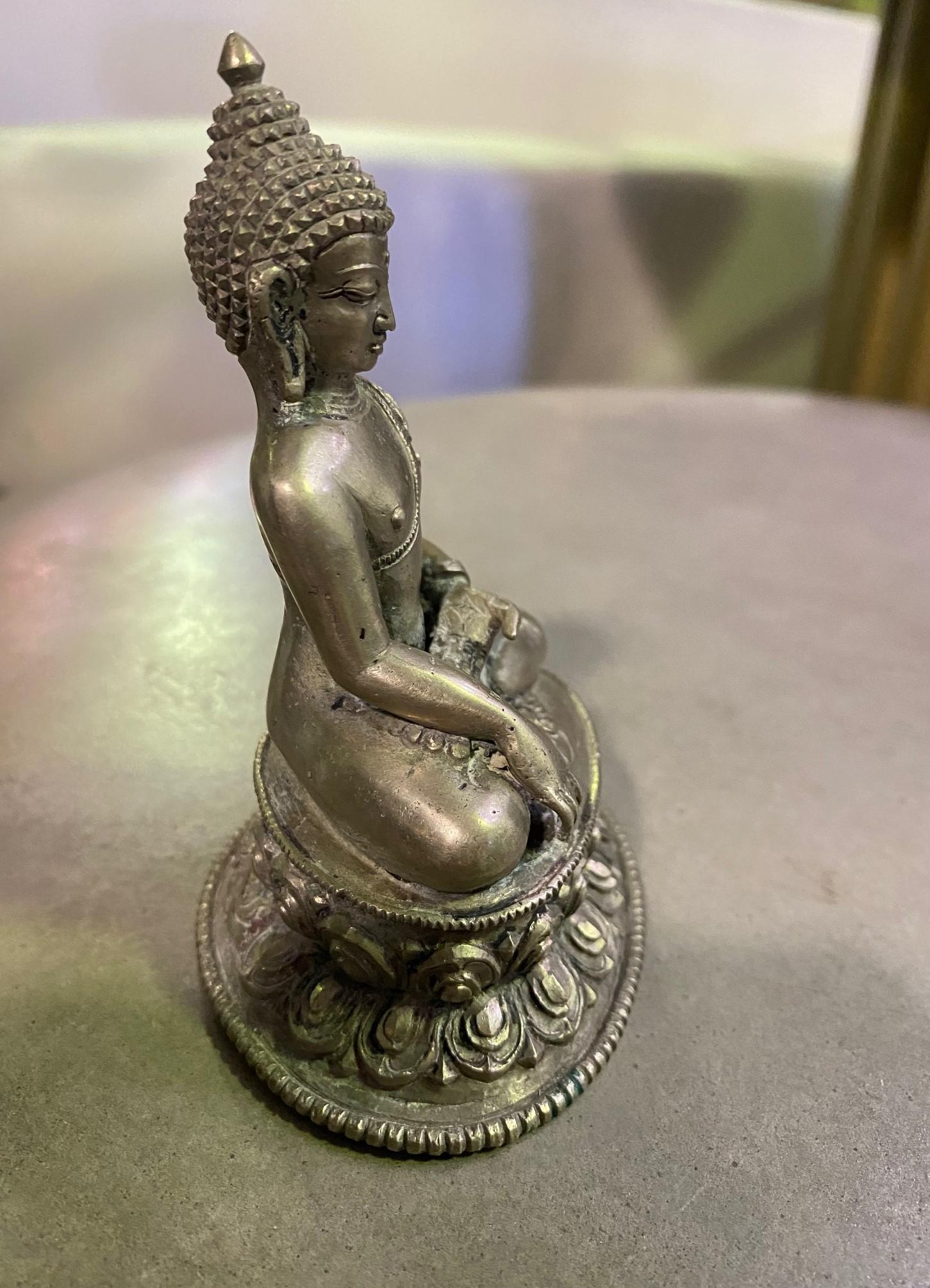 Metal Tibetan Asian Sitting Serene Buddha Statue Sculpture