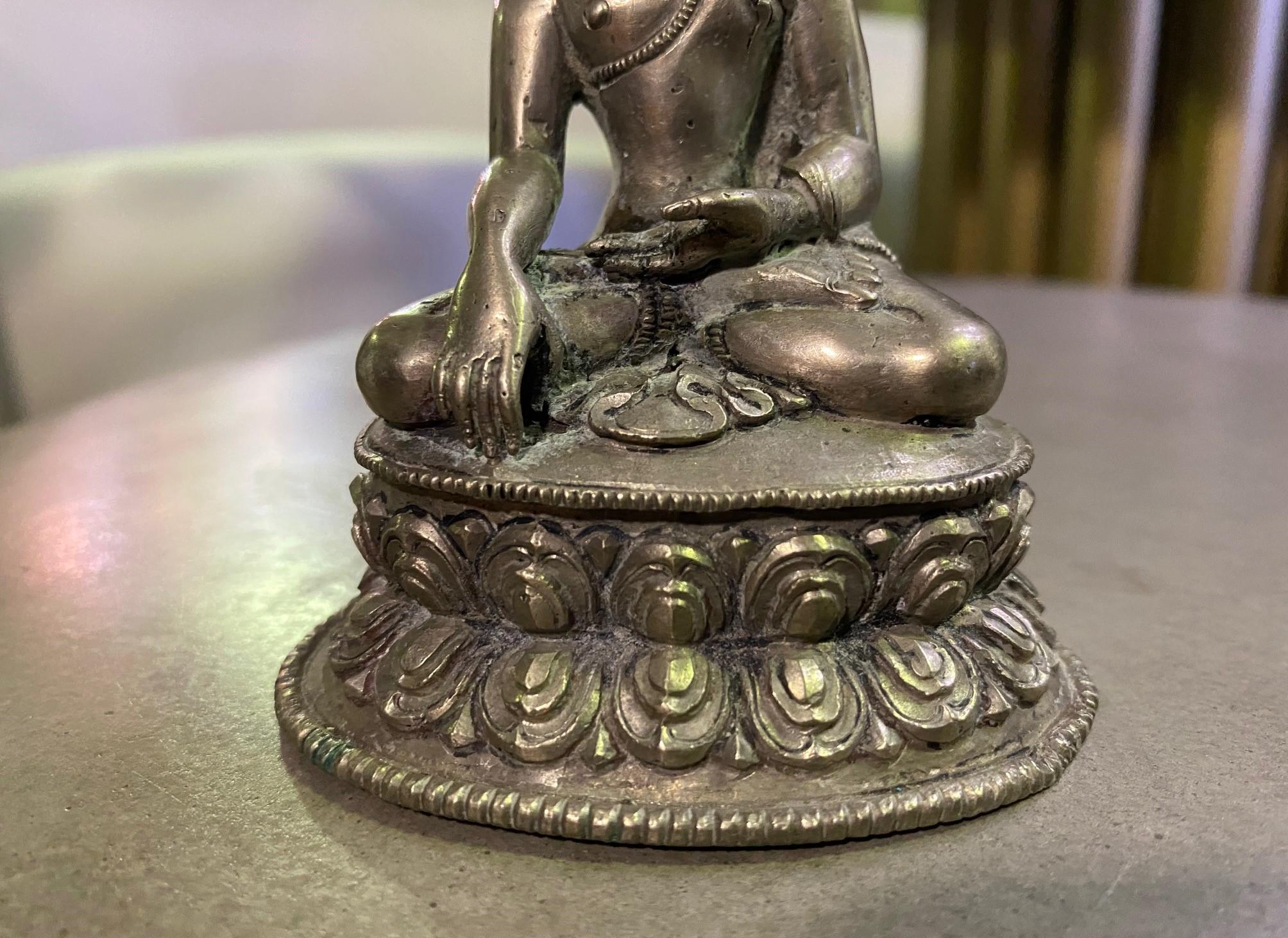 Tibetan Asian Sitting Serene Buddha Statue Sculpture 3