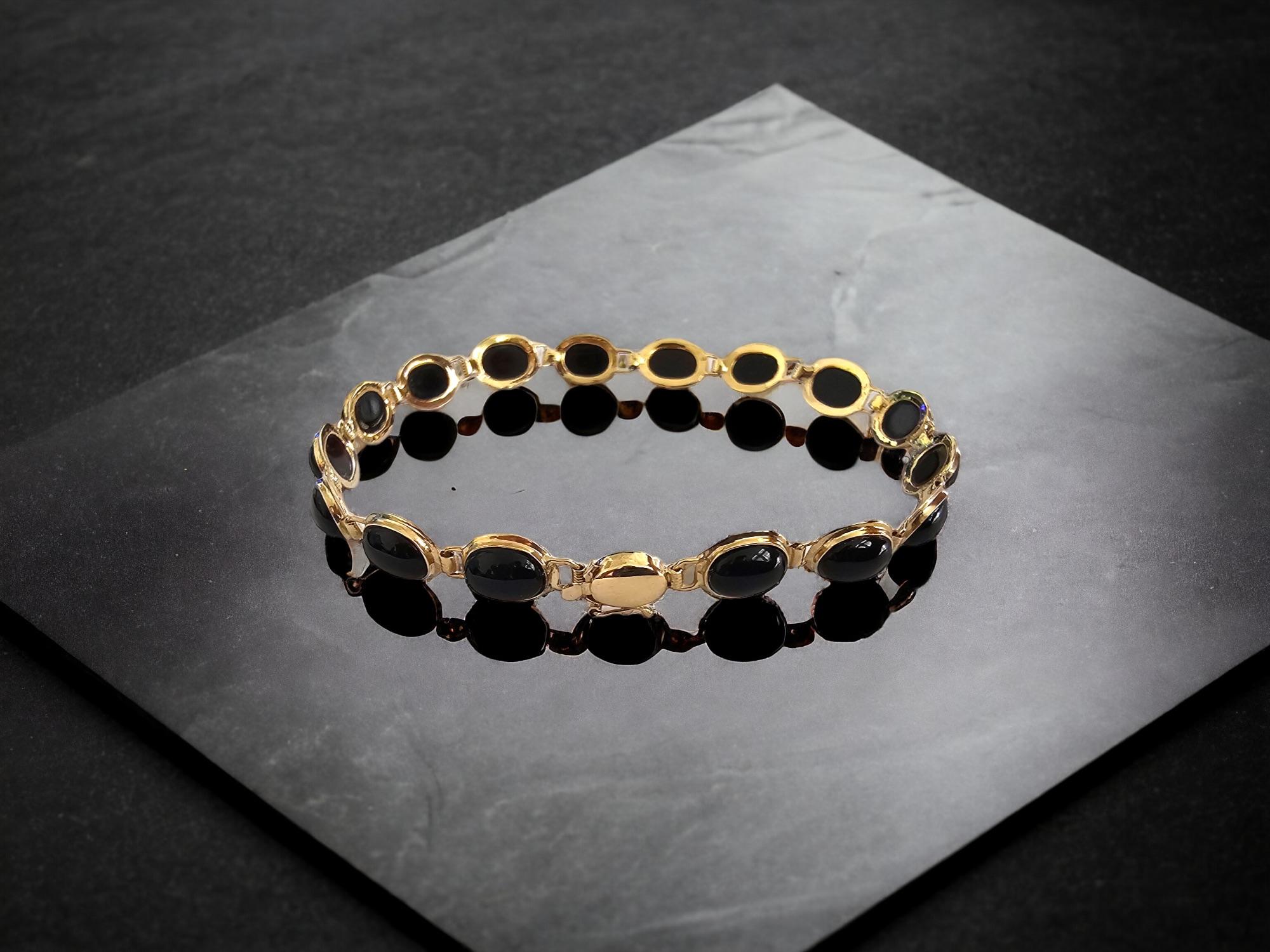 Tibetan Black Onyx Beaded Bracelet (with 14K Solid Yellow Gold) For Sale 2