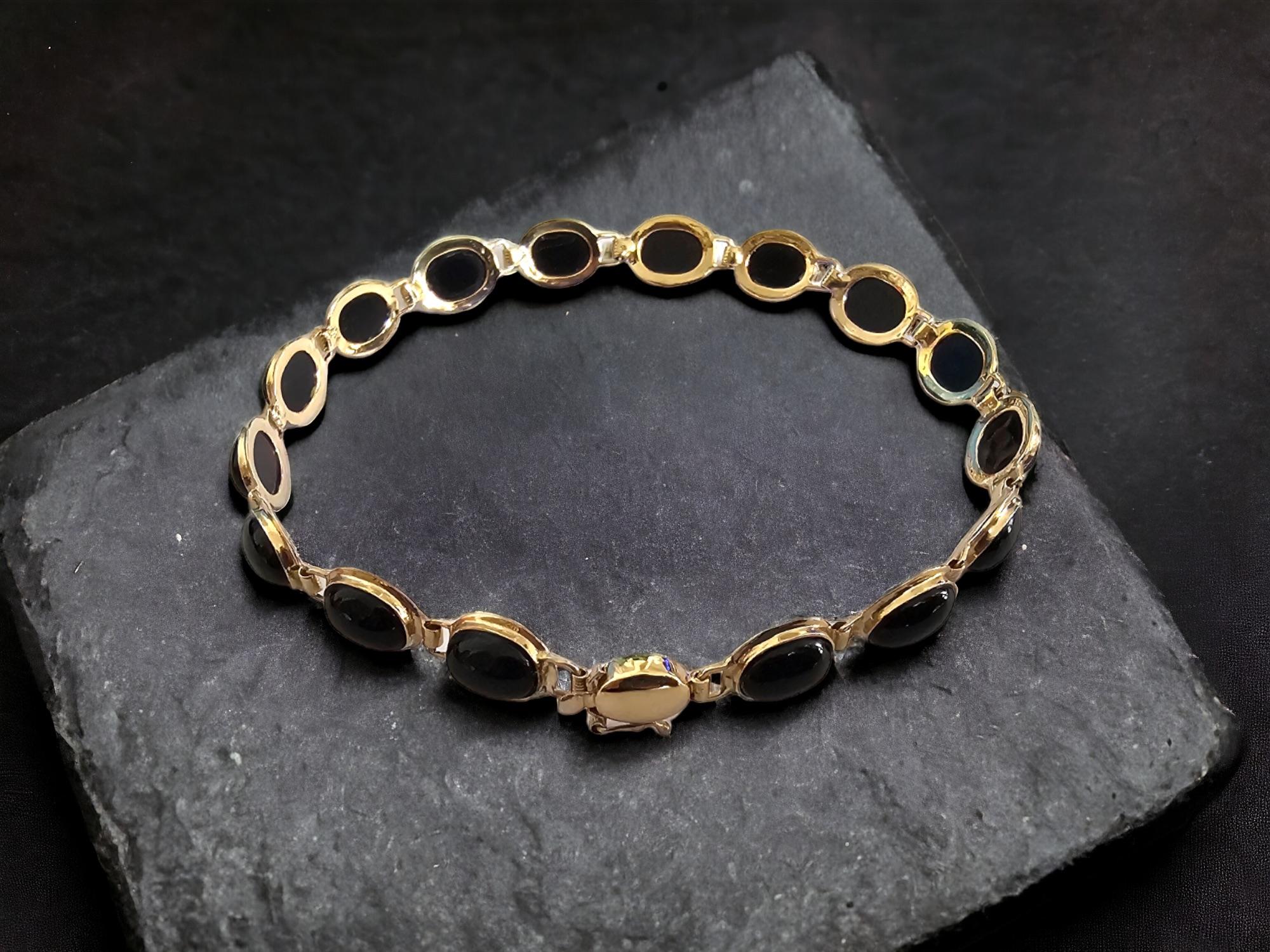 Tibetan Black Onyx Beaded Bracelet (with 14K Solid Yellow Gold) For Sale 3
