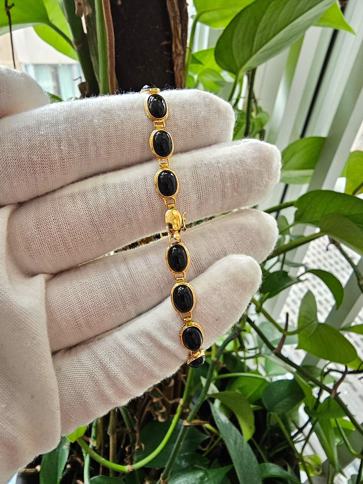 Tibetan Black Onyx Beaded Bracelet (with 14K Solid Yellow Gold) For Sale 4