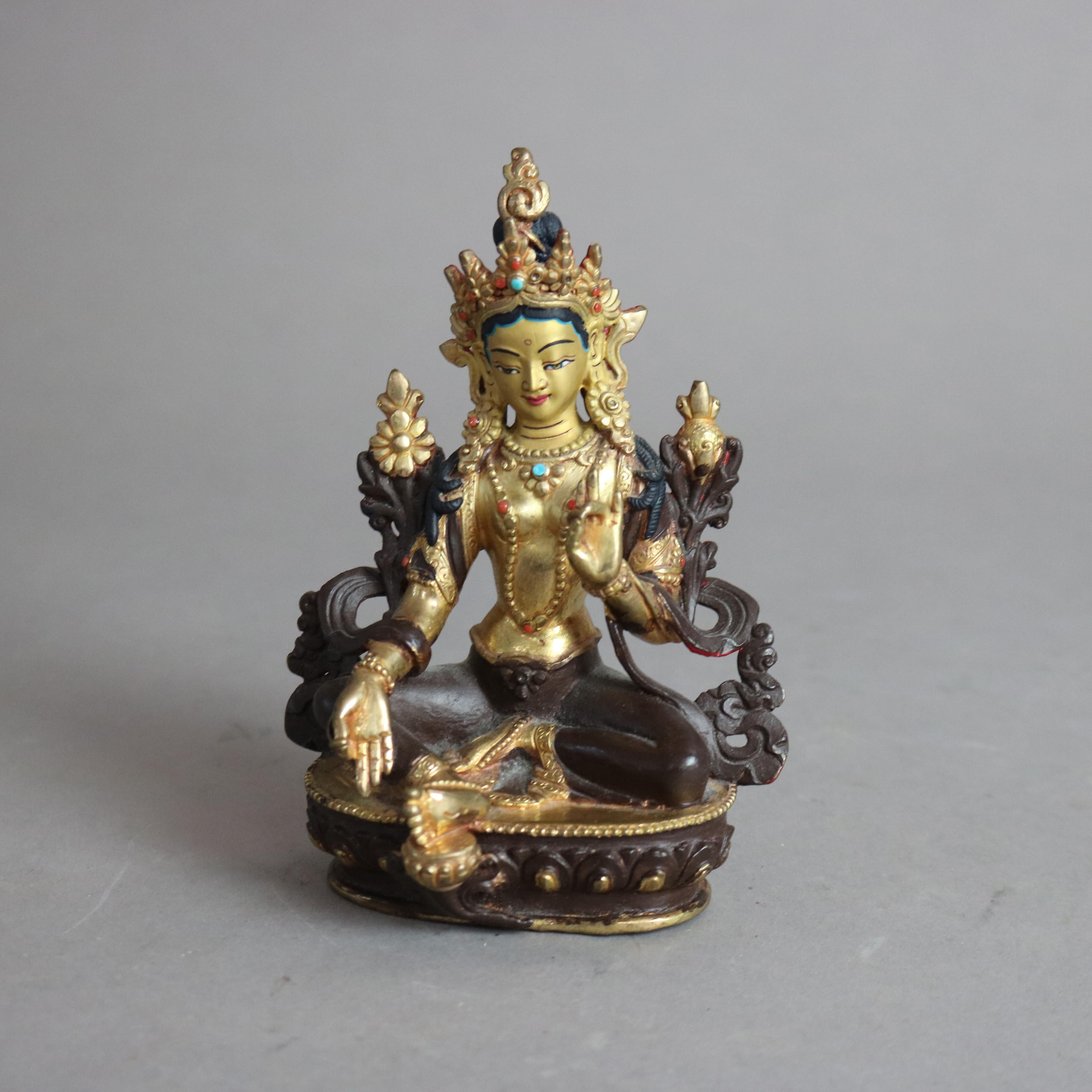 Tibétain Statue tibétaine de Tara blanche polychromée 20e siècle en vente