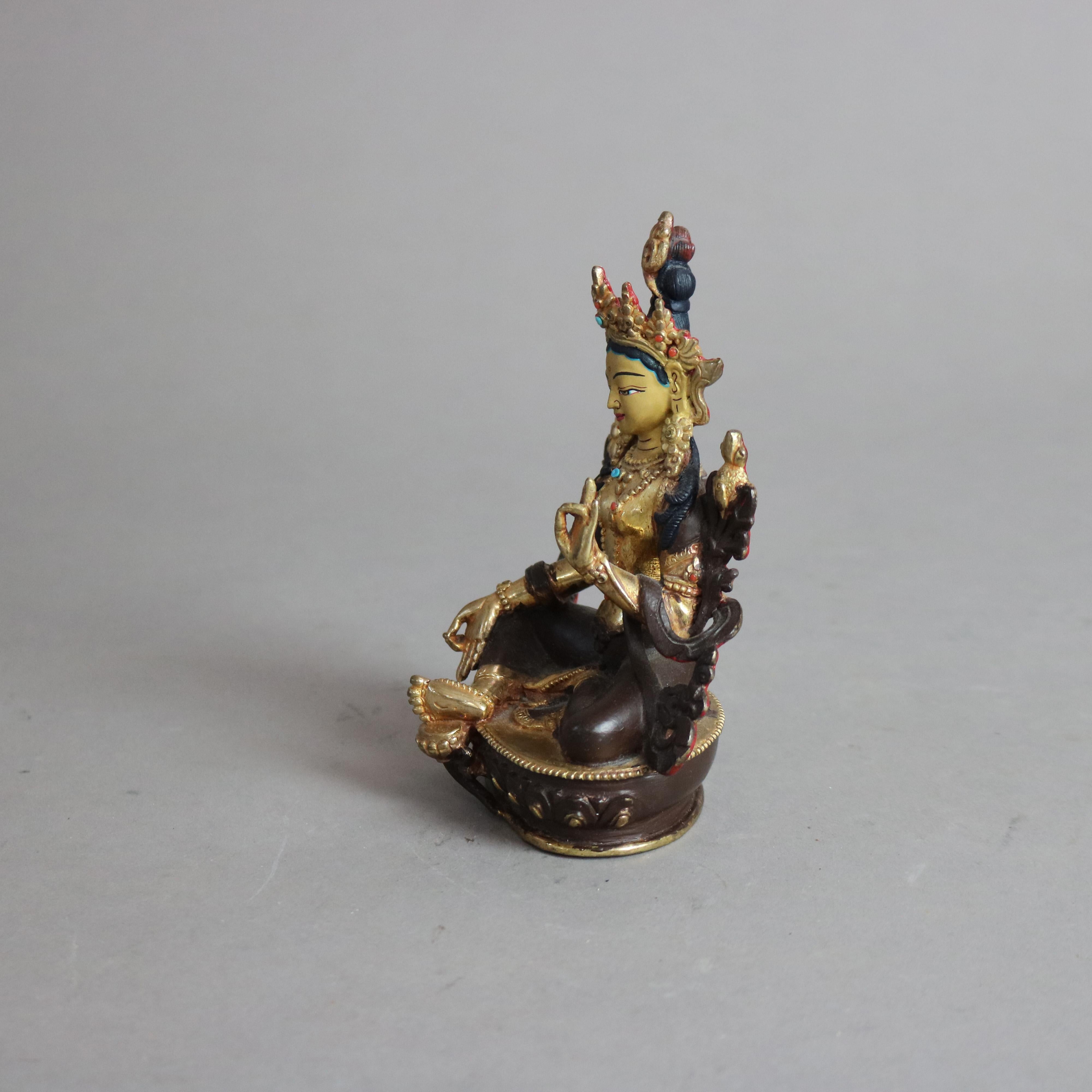 Statue tibétaine de Tara blanche polychromée 20e siècle Bon état - En vente à Big Flats, NY
