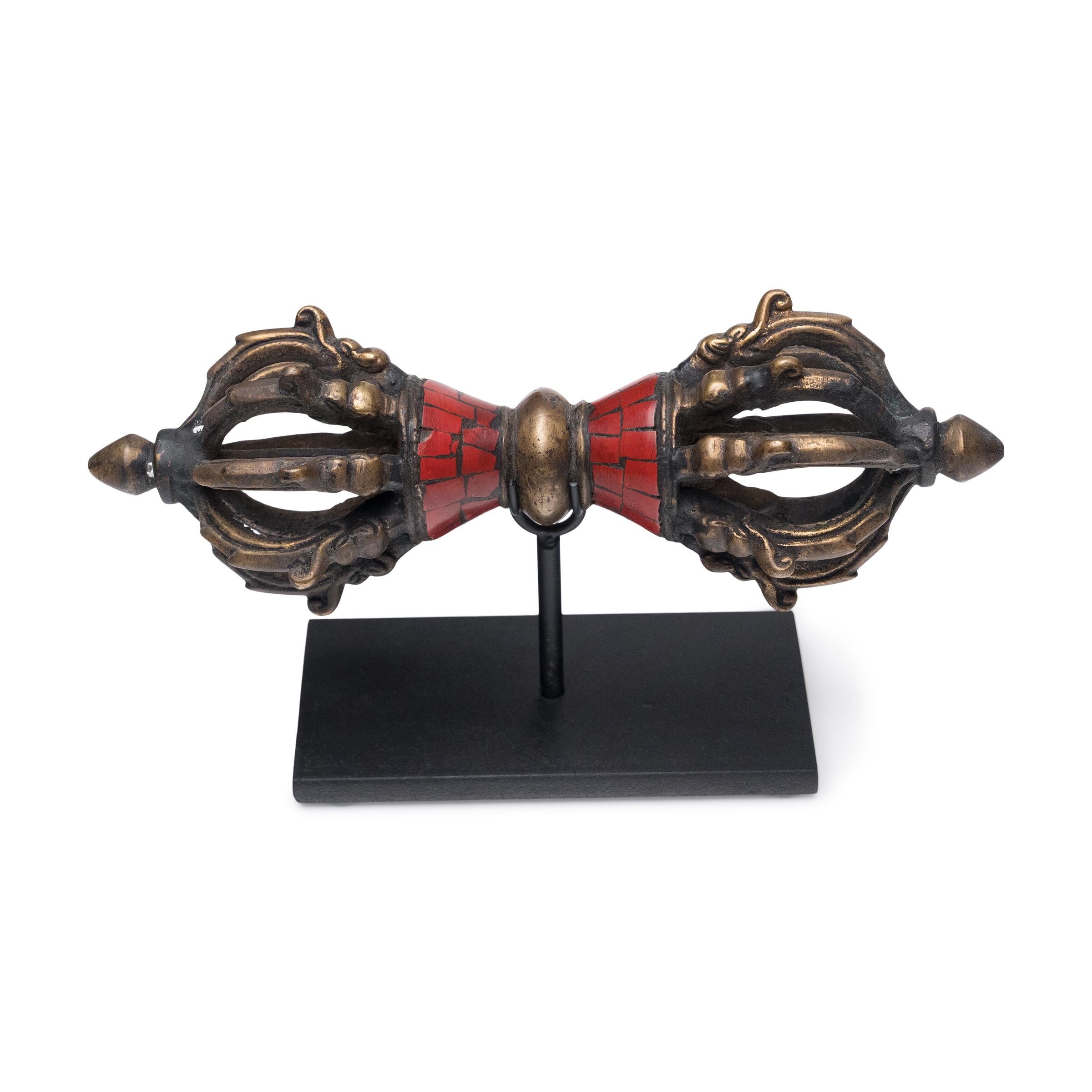 Tibétain Dorje tibétain en bronze avec incrustation de mosaïque, c. 1900