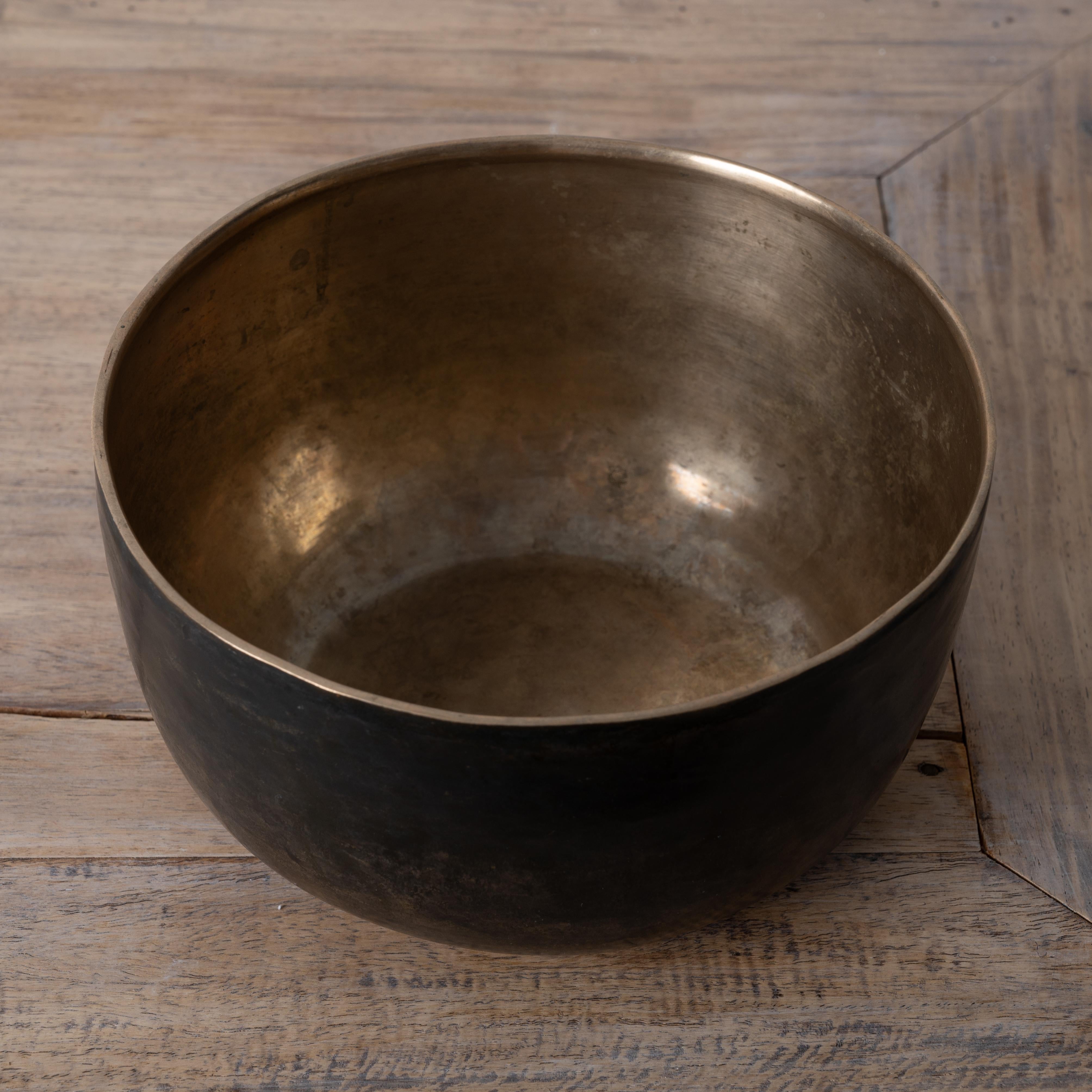 Tibetische Bronze-Klangschale (20. Jahrhundert) im Angebot