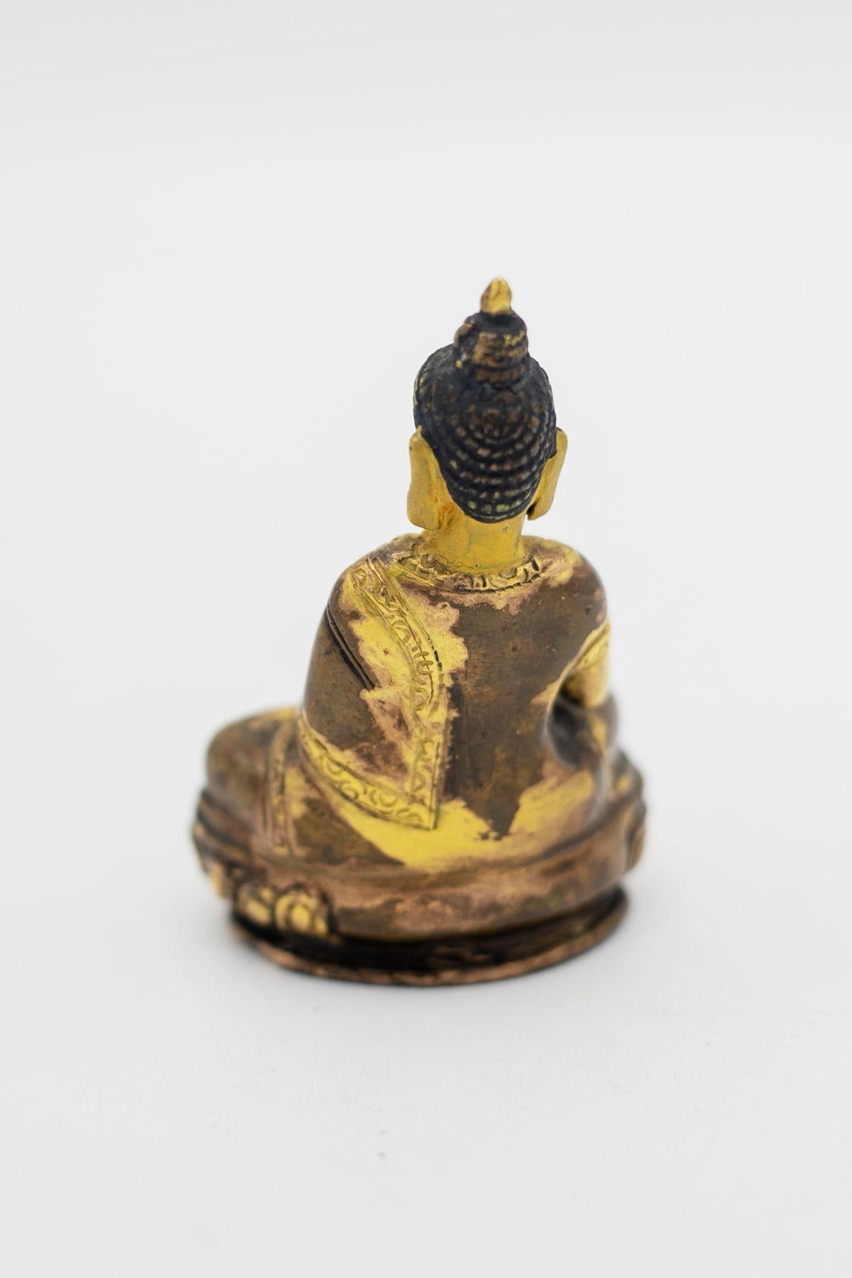 Tibetan Buddha Blessing in Bronze In Good Condition For Sale In Milano, IT