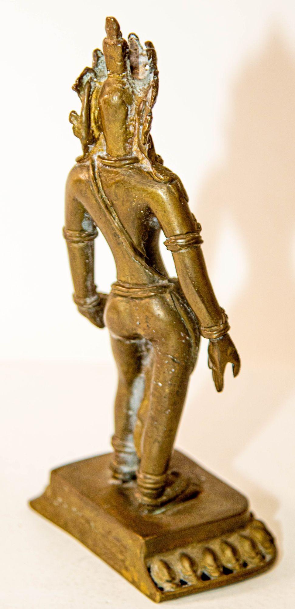 Tibetan Buddhist Deity Avalokiteshvara Bodhisattva Cast Bronze Sculpture For Sale 1