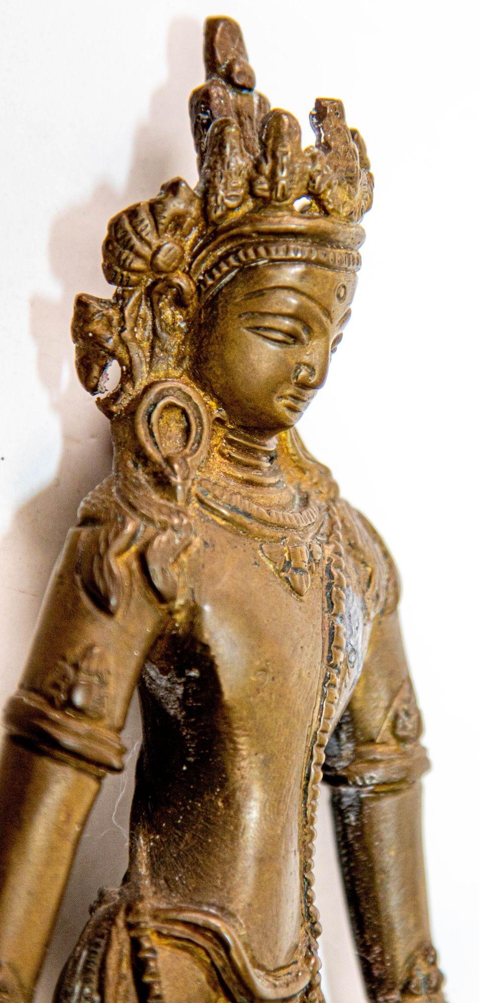 Tibetan Buddhist Deity Avalokiteshvara Bodhisattva Cast Bronze Sculpture For Sale 4