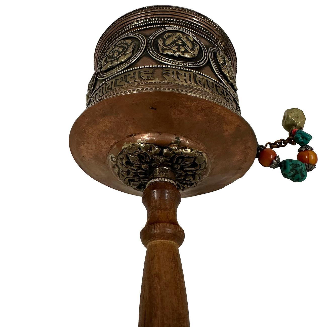 Rouleau de prière tournant tibétain bouddhiste fabriqué à la main Bon état - En vente à Pomona, CA