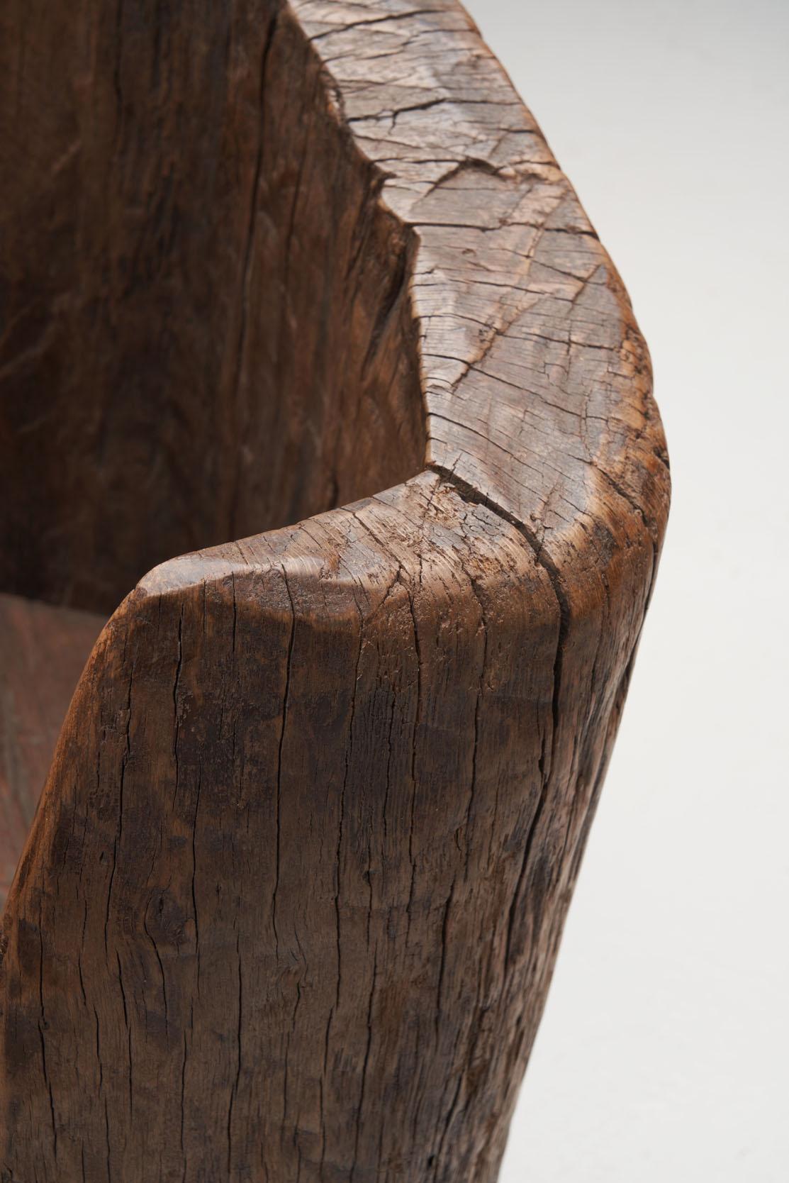 Tibetan Carved Wood “Tête a Tête” Love Seat, Tibet 19th Century For Sale 6