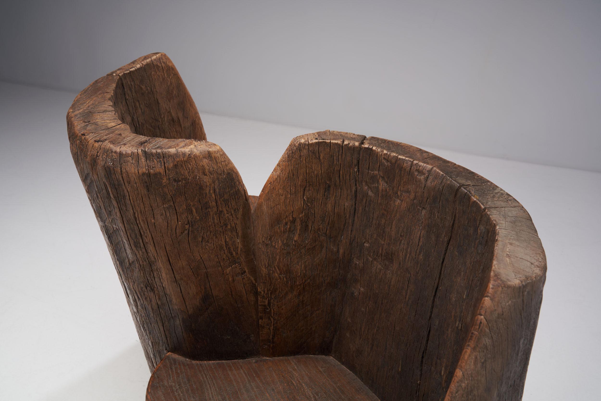 Tibetan Carved Wood “Tête a Tête” Love Seat, Tibet 19th Century For Sale 4
