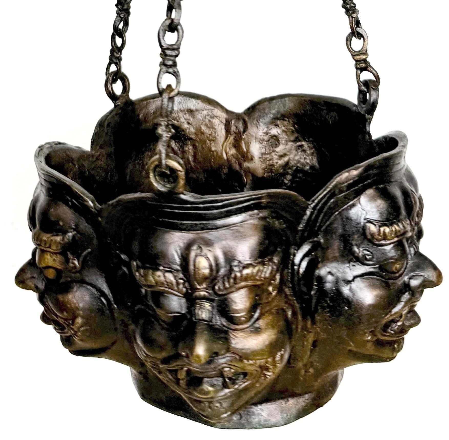 Cache-pot/plante suspendue en bronze moulé tibétain à motif de Shiva Panchmukhi, C.I.C. en vente 4
