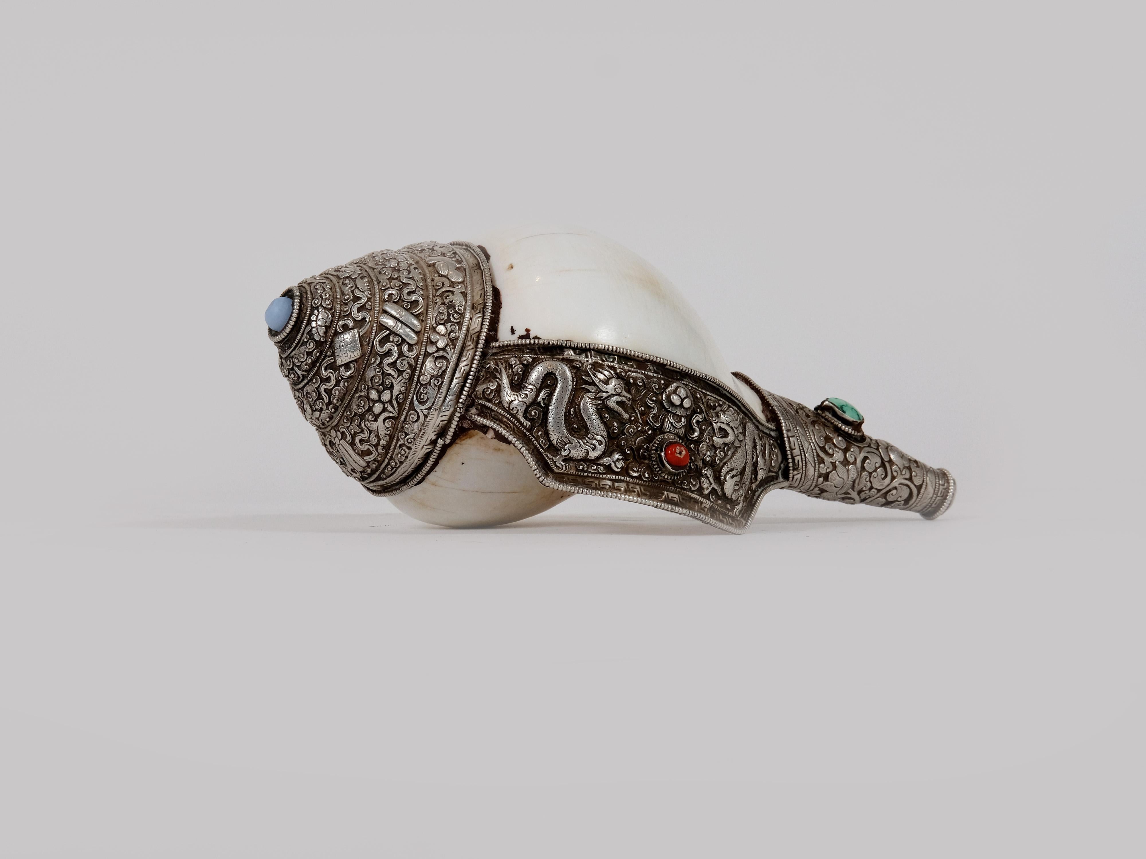 20th Century Tibetan Ceremonial Silver Studded Conch with Semi-Precious Stones For Sale