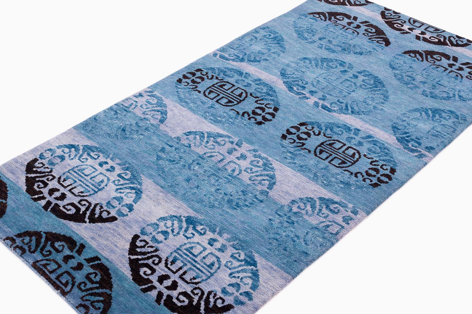 Tibetano Tappeto a rotelle Tibetan Coin Medallion Indigo Wool Handmade Small Runner Rug di Joseph Carini in vendita