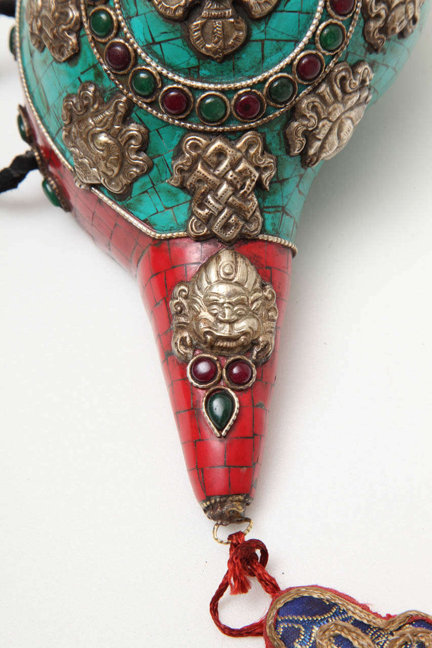 Tibetan Conch Shell with Turquoise, Silver and Coral Inlays, Early 20th Century 3