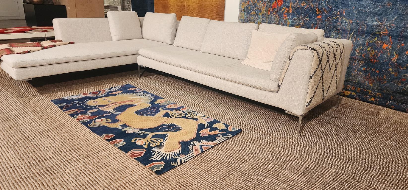 Alfombra de lana Tibetan Dragon Indigo Tibetan Clouds Accessory by Joseph Carini en venta 5