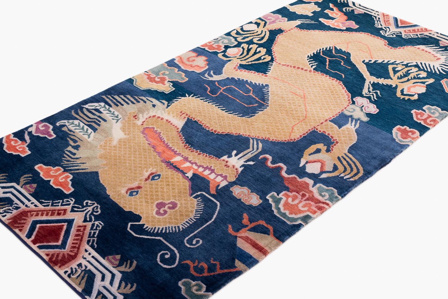 Alfombra de lana Tibetan Dragon Indigo Tibetan Clouds Accessory by Joseph Carini Tibetano en venta