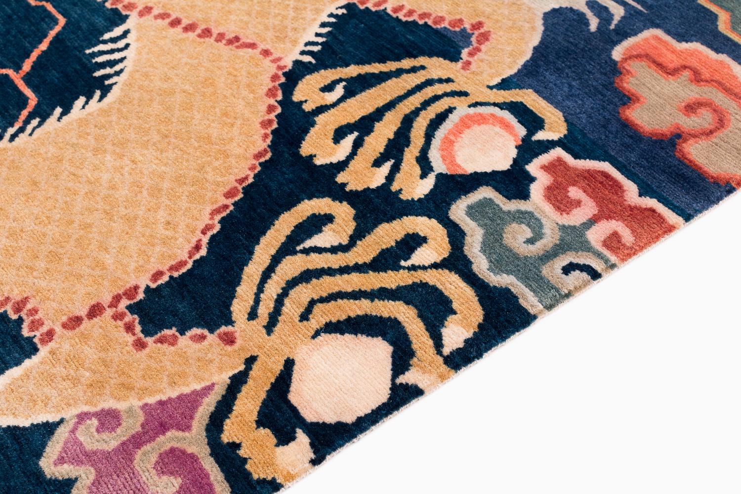 Alfombra de lana Tibetan Dragon Indigo Tibetan Clouds Accessory by Joseph Carini Siglo XXI y contemporáneo en venta