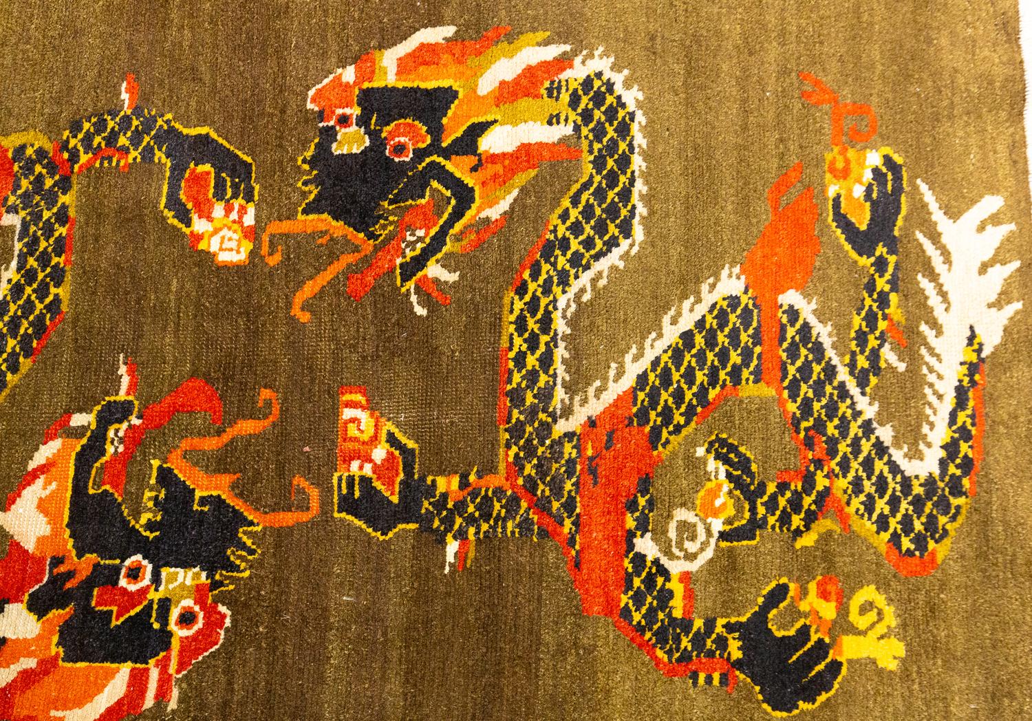 Tibetan Dragon Rug Wool Hand-Knotted, Early 20th Century In Good Condition For Sale In Ferrara, IT