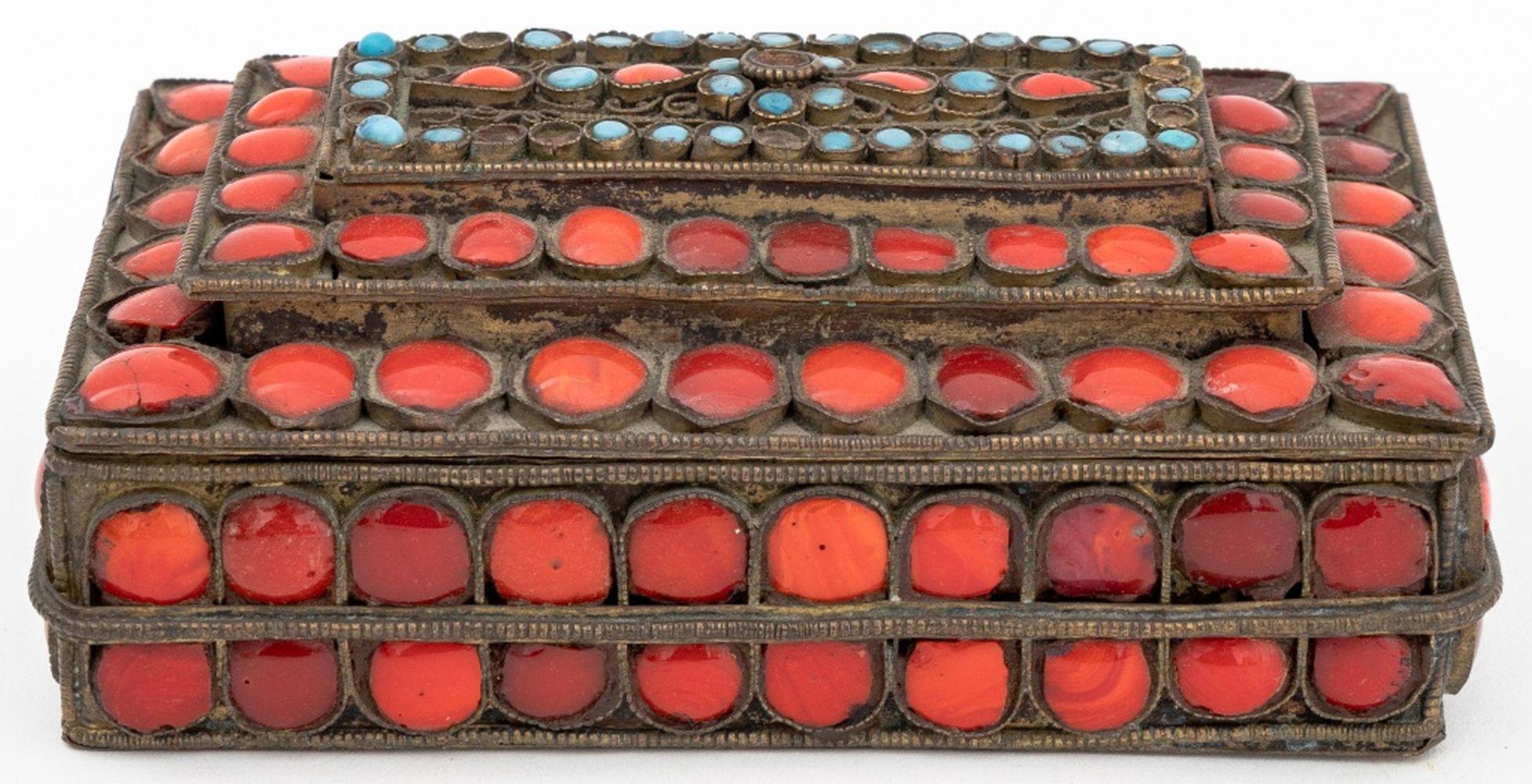 Métal Articles tibétains en faux corail et turquoise, 3 en vente