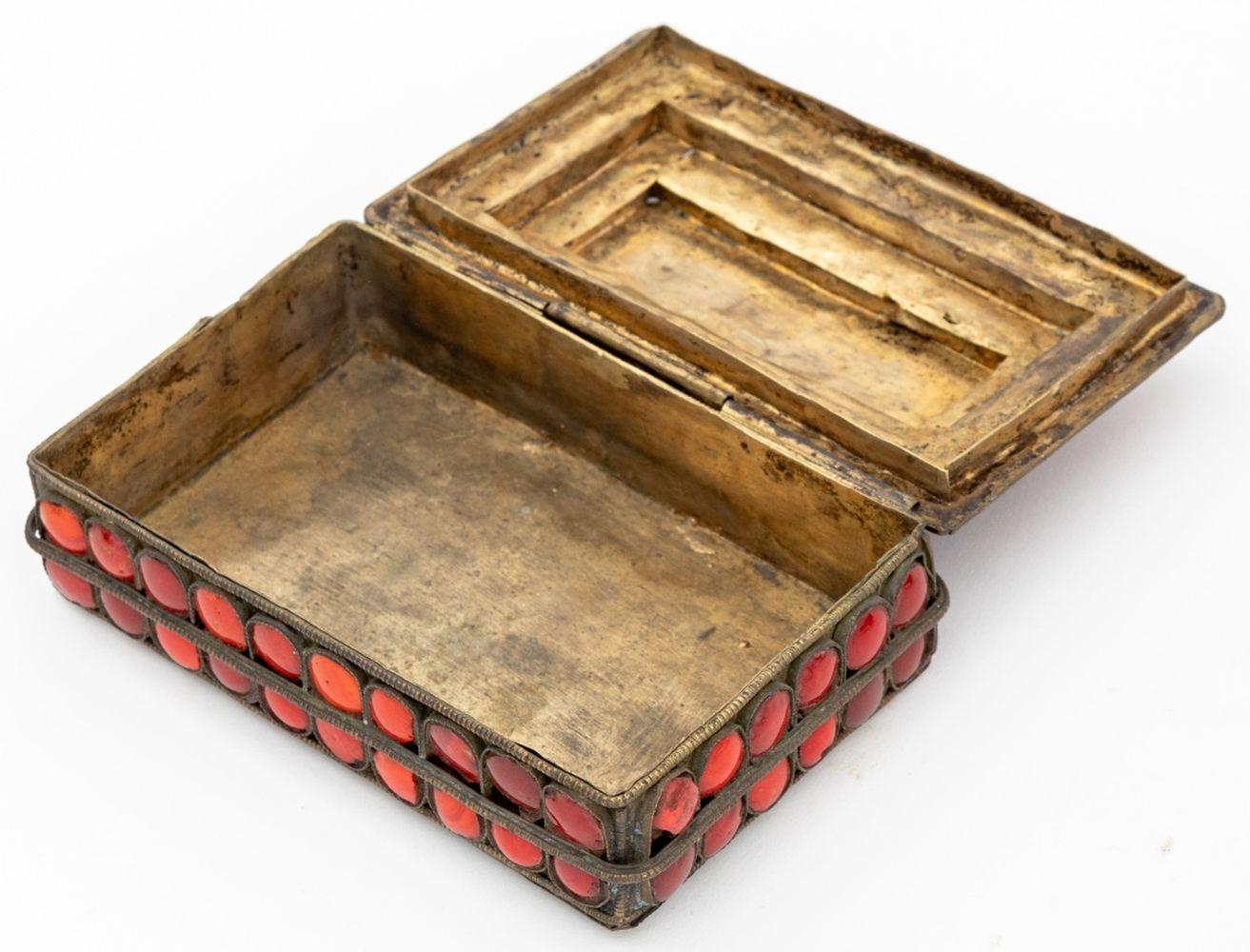 Articles tibétains en faux corail et turquoise, 3 en vente 2