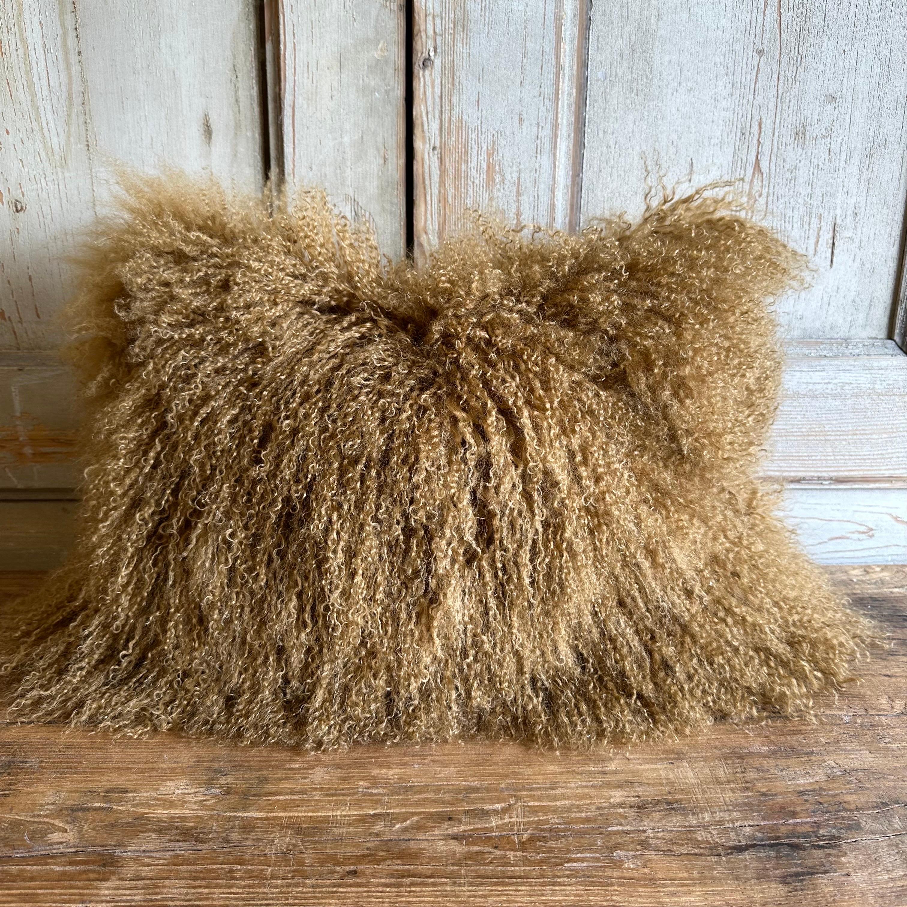 Tibetan Goat Hair and Linen Lumbar Accent Pillow in Havane In New Condition For Sale In Brea, CA