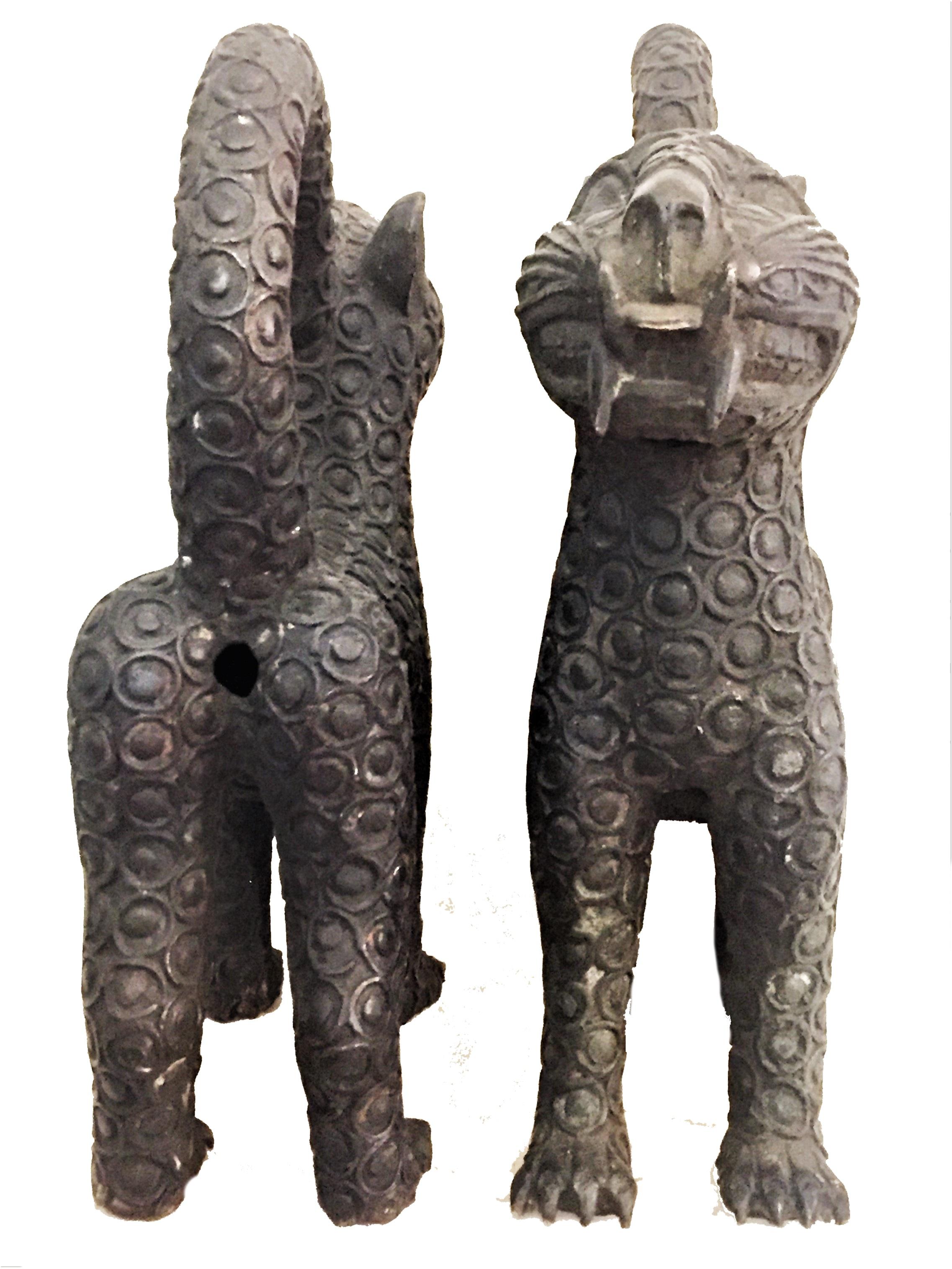 Tibetan Guardian Leopards, a Matching Pair of Patinated Bronze Sculptures 3