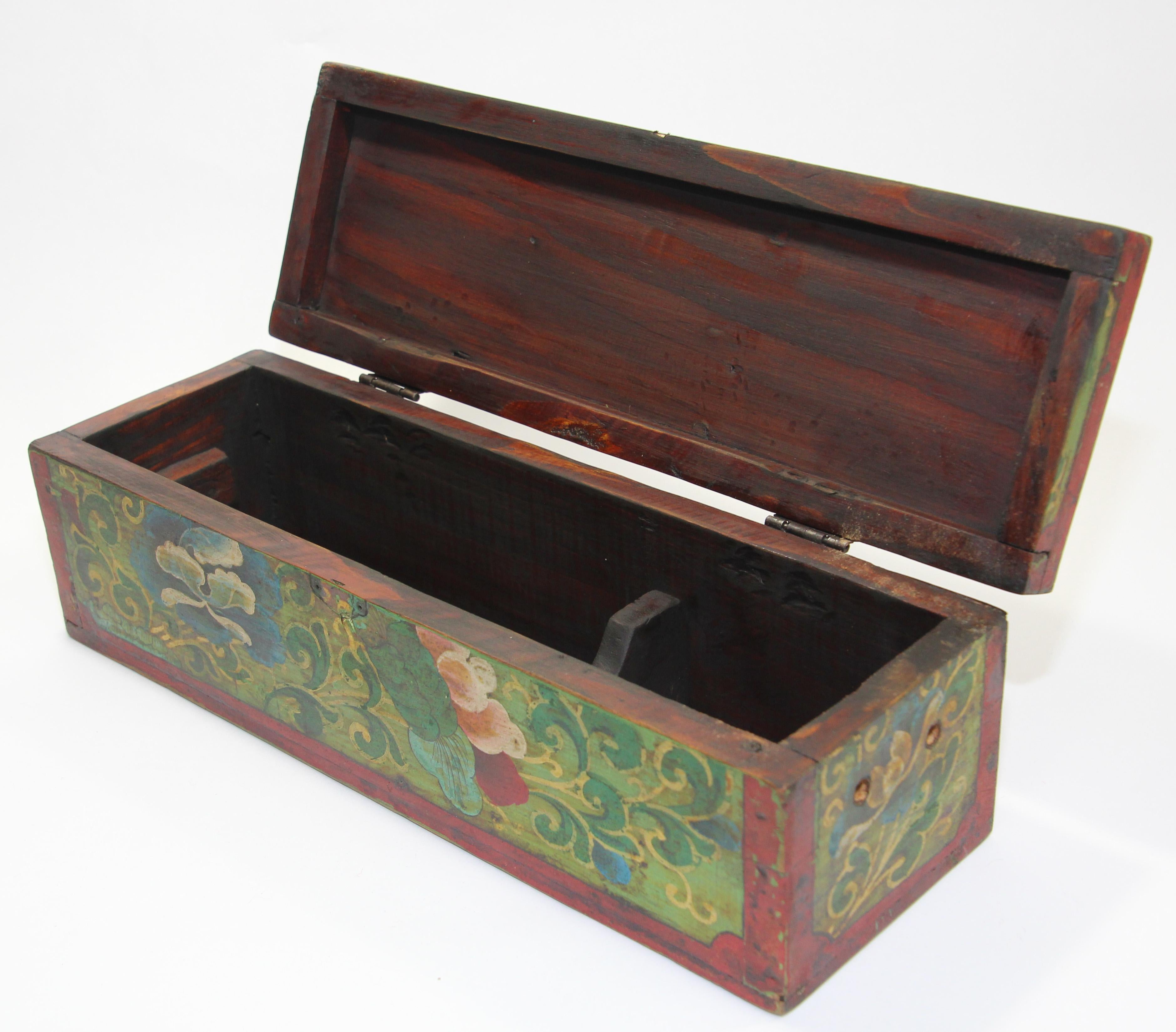 Tibetan Hand Painted Decorative Box with Floral Designs In Good Condition In North Hollywood, CA