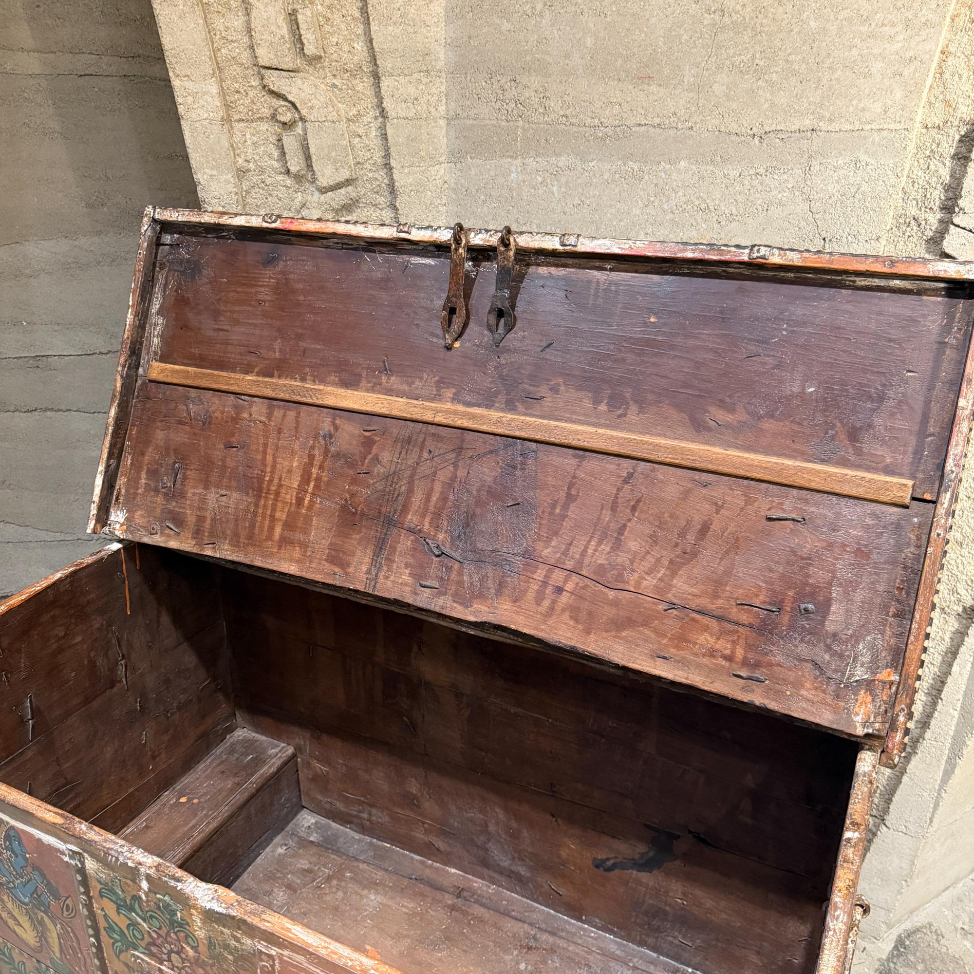 Tibetan Hand Painted Wood Rectangular Monastery Wedding Traveling Chest For Sale 5
