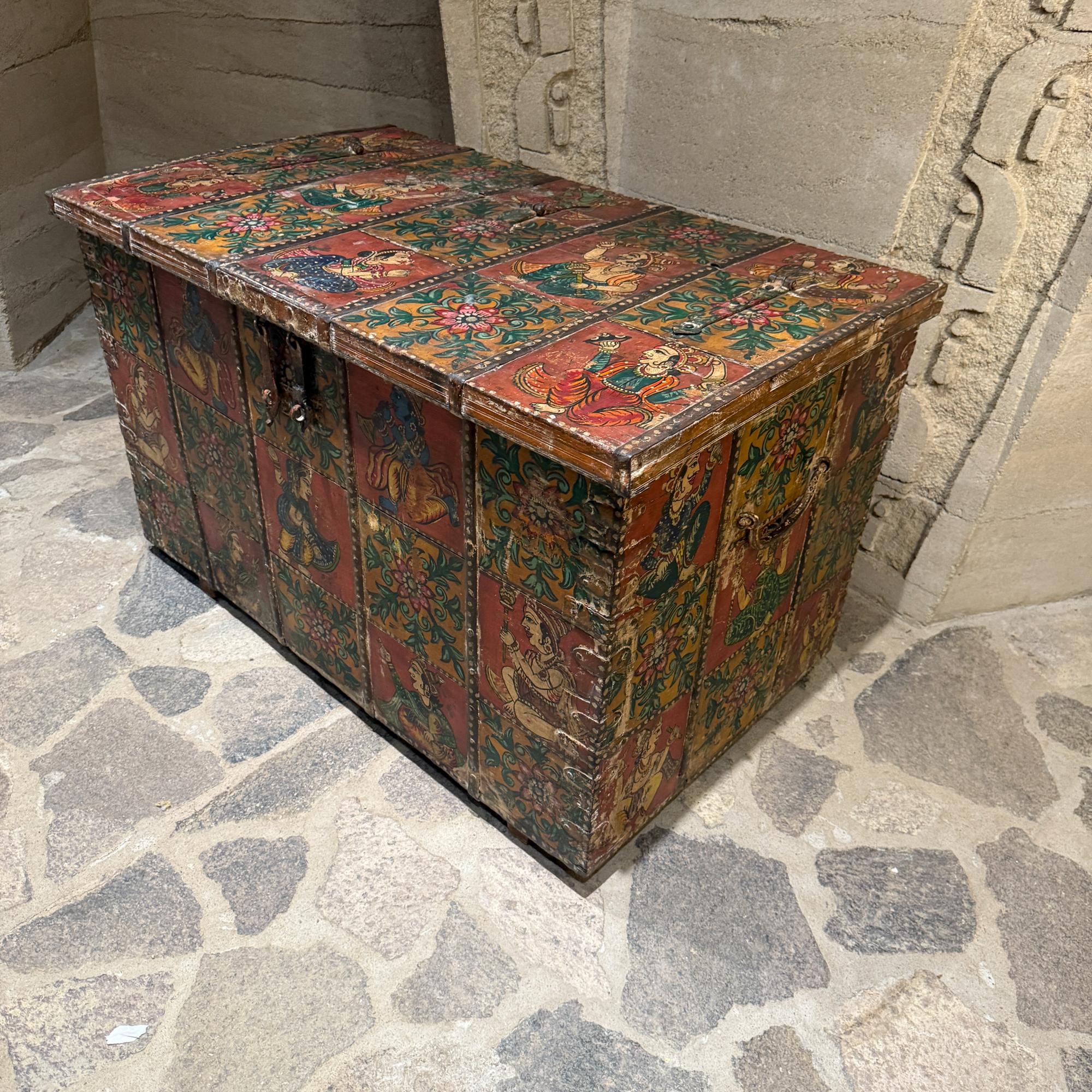 Hand-Painted Tibetan Hand Painted Wood Rectangular Monastery Wedding Traveling Chest For Sale