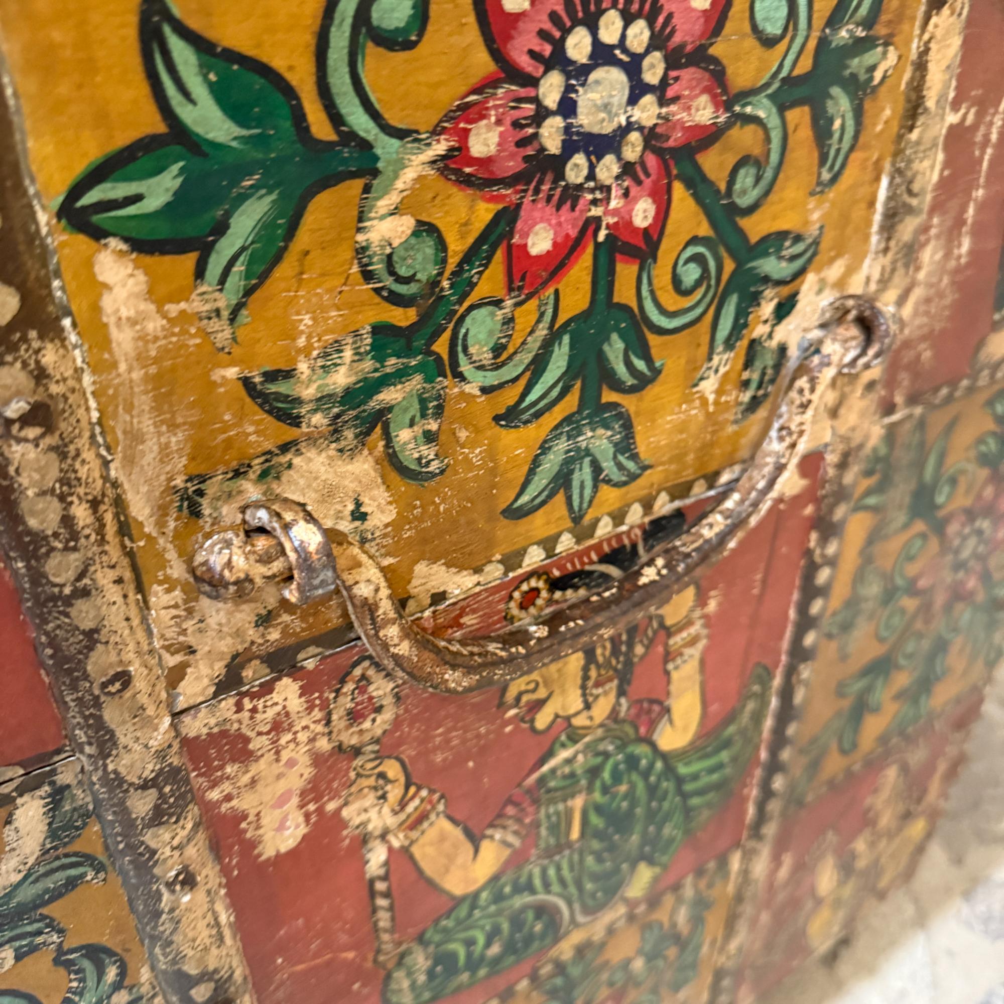 Tibetan Hand Painted Wood Rectangular Monastery Wedding Traveling Chest In Fair Condition For Sale In Chula Vista, CA