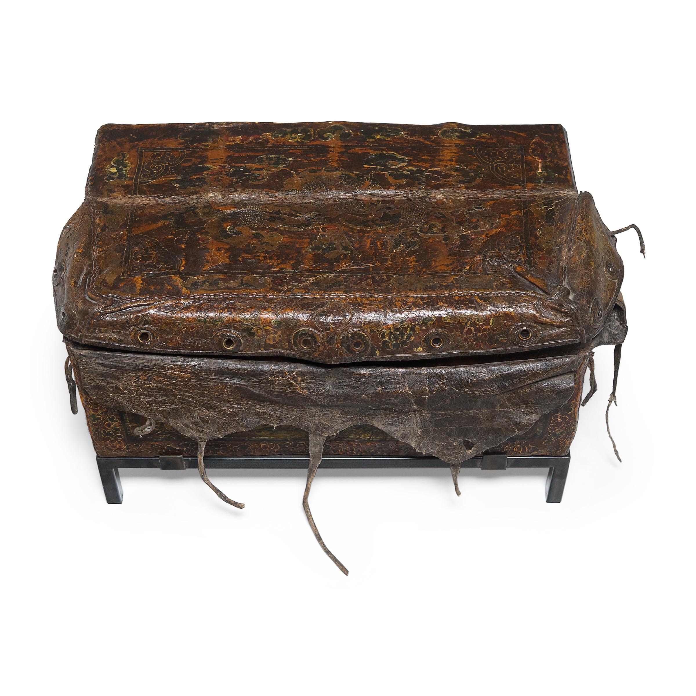 Tibetan Traveler's Trunk, C. 1850 In Good Condition For Sale In Chicago, IL