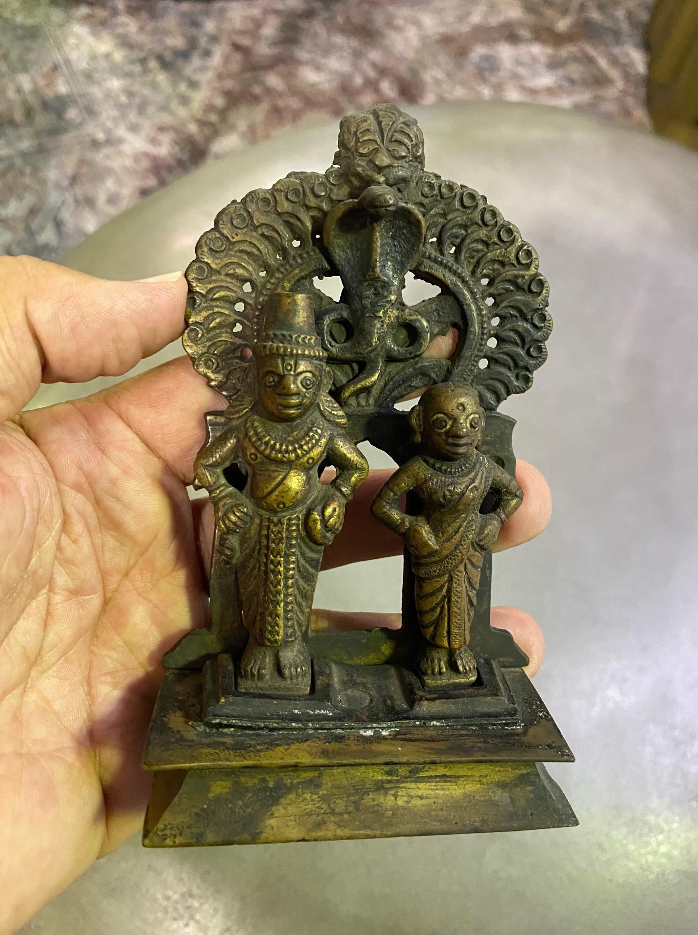 Tibetische, indische, Nepalesische, Bronze-Amulet- Tempelschrein-Figuren-Skulptur aus Tibet im Angebot 4