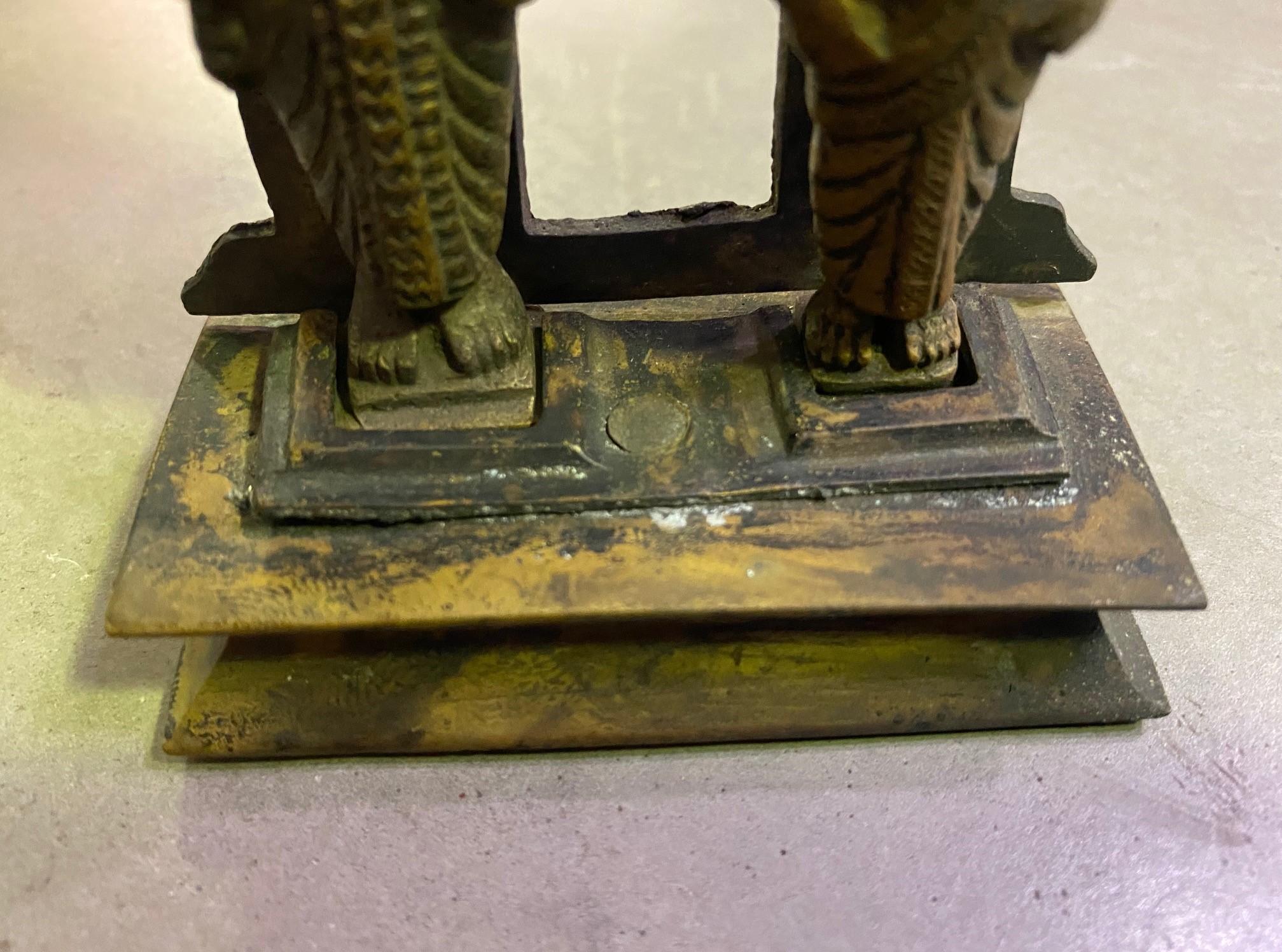 Tibetische, indische, Nepalesische, Bronze-Amulet- Tempelschrein-Figuren-Skulptur aus Tibet (Indisch) im Angebot