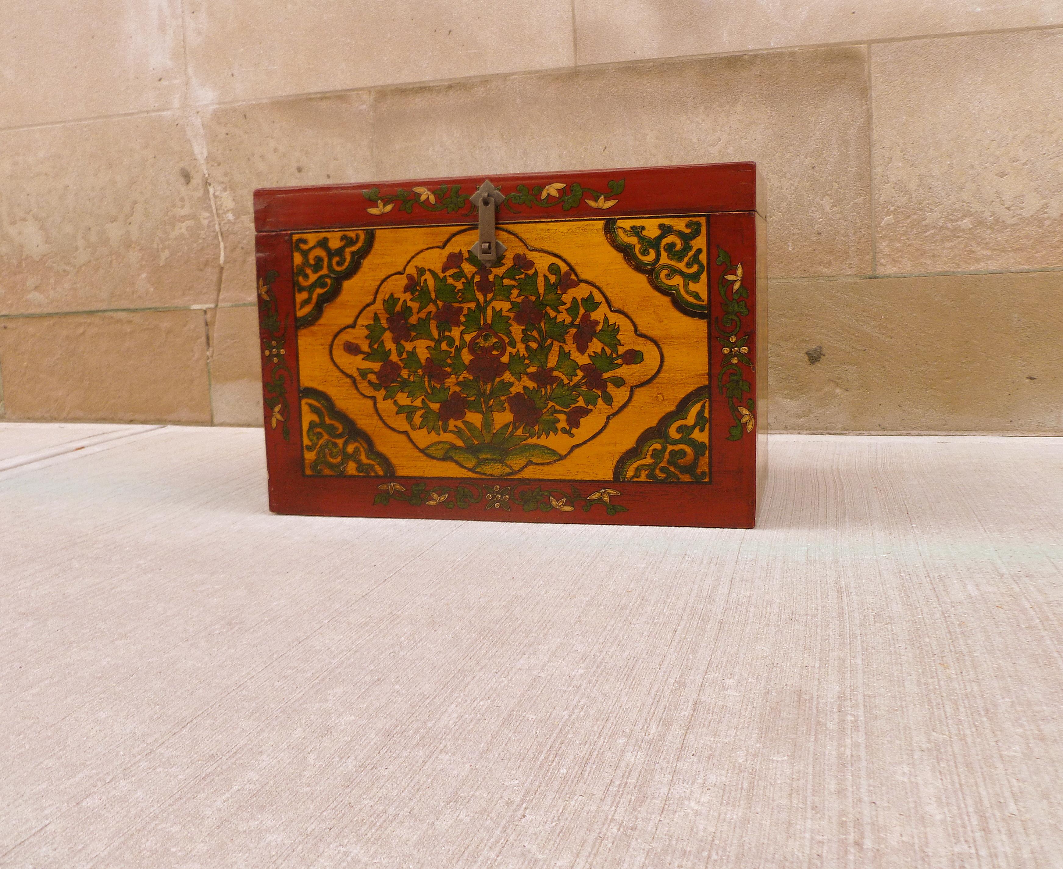 Hand-Painted Tibetan Large box with Hand Painted Polychrome Floral Motif For Sale