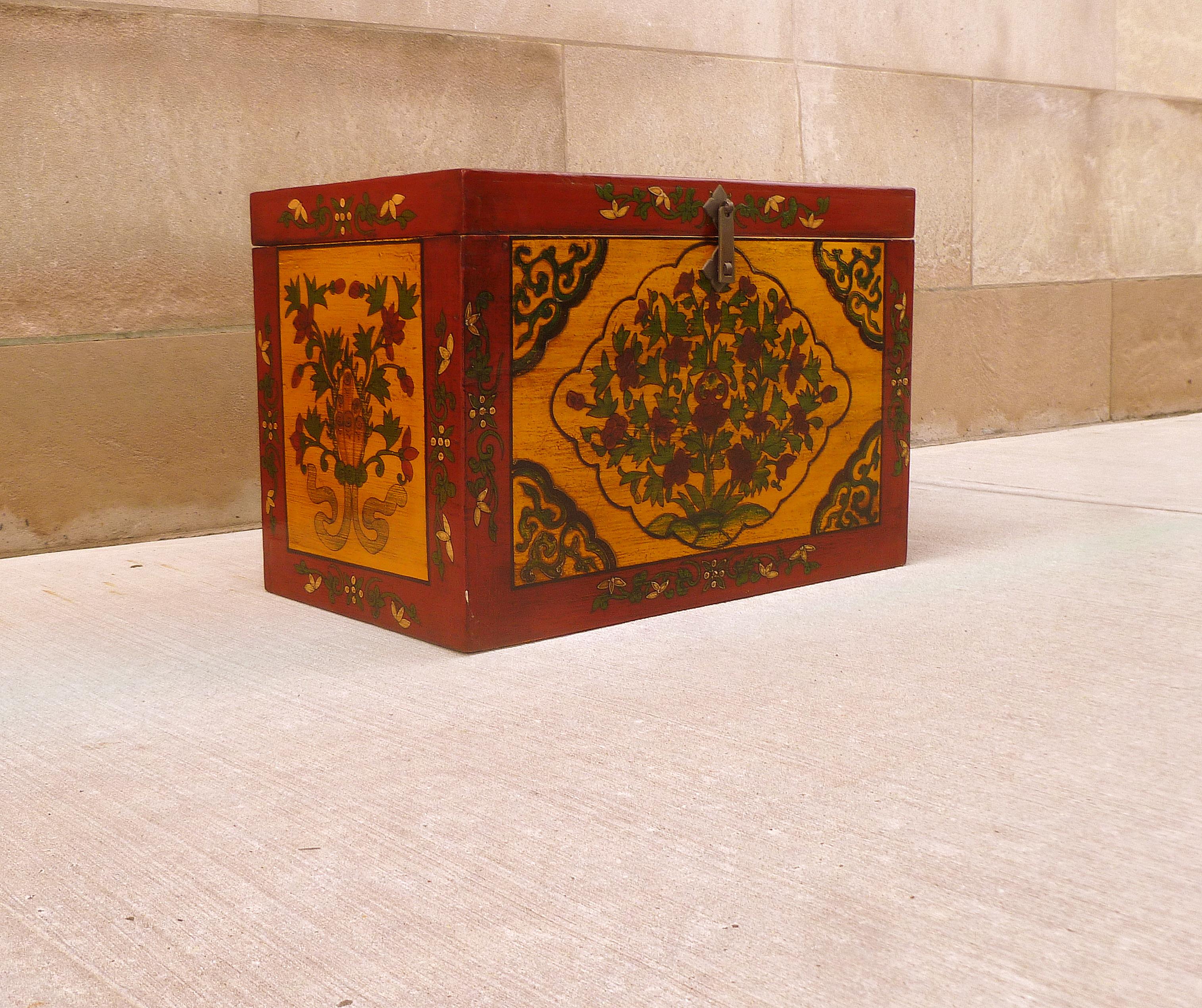 Tibetan Large box with Hand Painted Polychrome Floral Motif For Sale 2