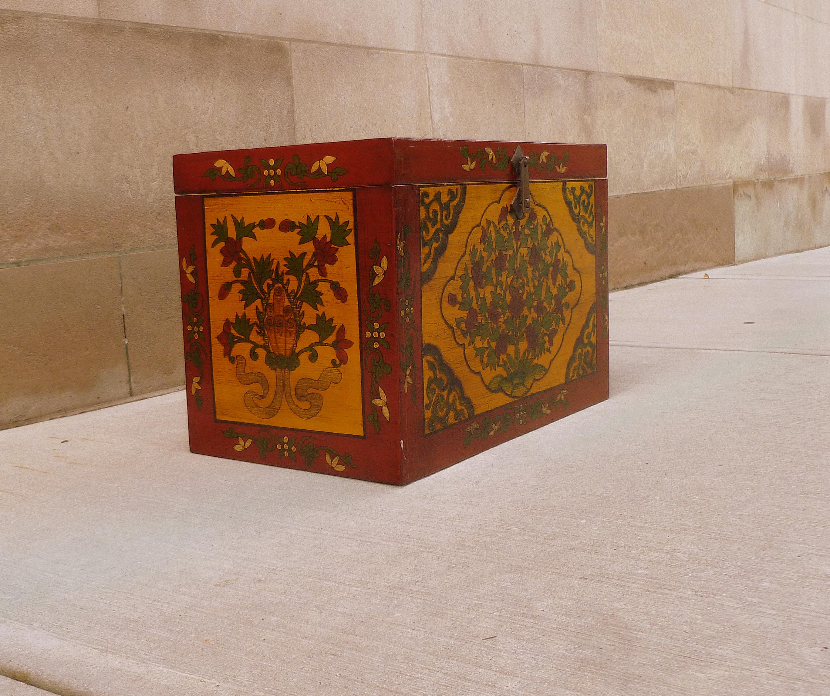 Tibetan Large box with Hand Painted Polychrome Floral Motif For Sale 3